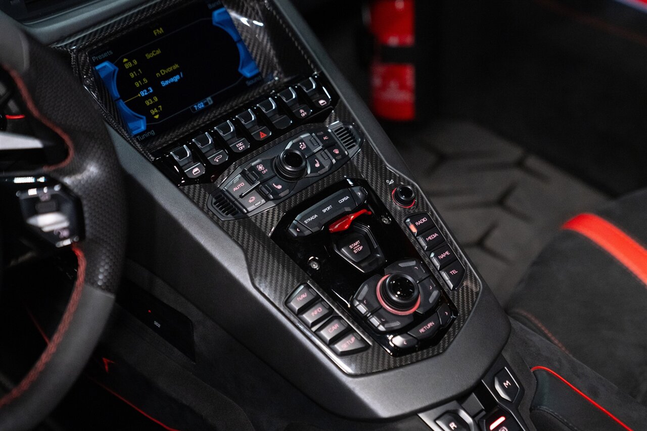 2017 Lamborghini Aventador LP 750-4 SV   - Photo 49 - Beverly Hills, CA 90212