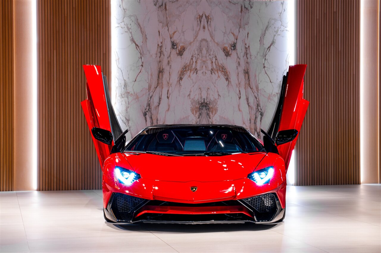 2017 Lamborghini Aventador LP 750-4 SV   - Photo 4 - Beverly Hills, CA 90212