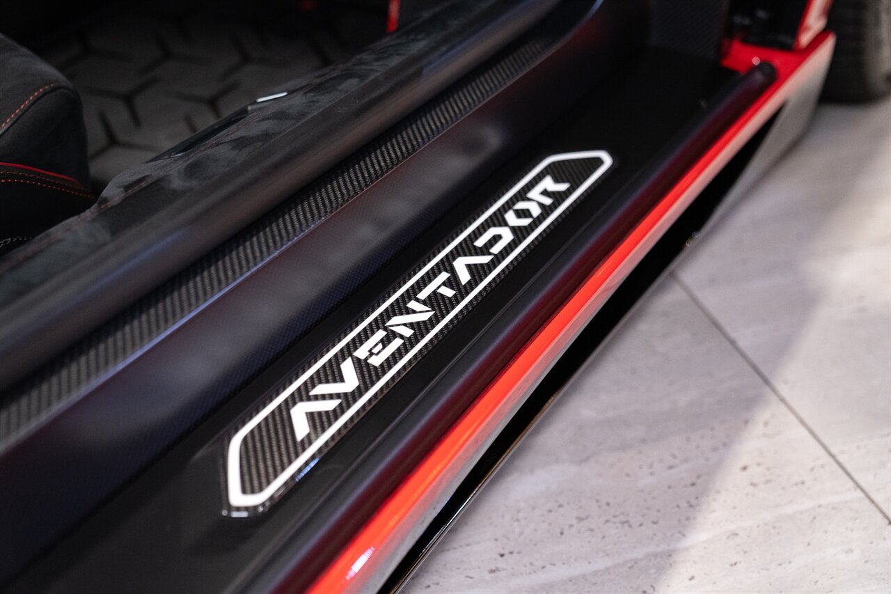 2017 Lamborghini Aventador LP 750-4 SV   - Photo 32 - Beverly Hills, CA 90212