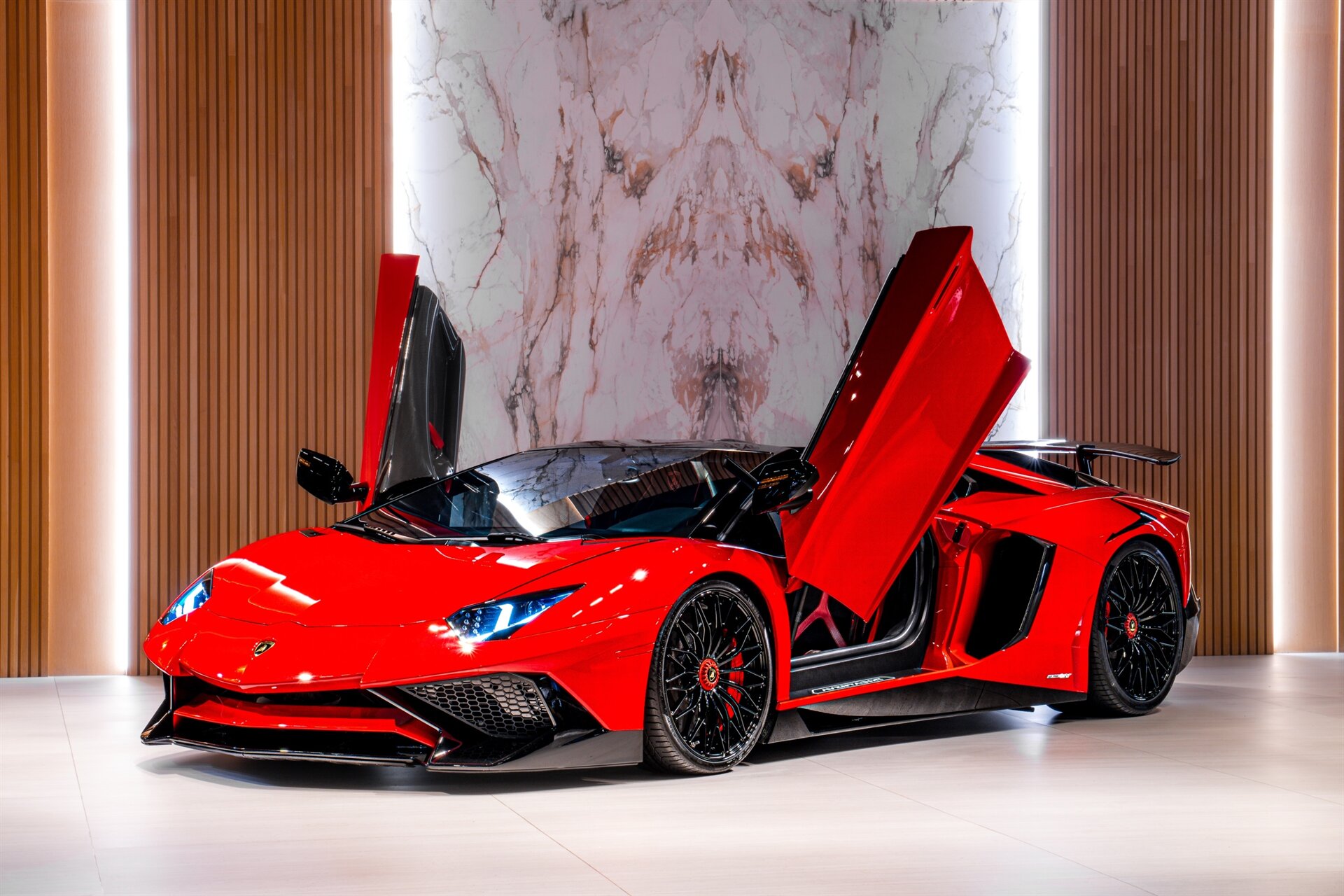 2017 Lamborghini Aventador LP 750-4 SV - Photo 2