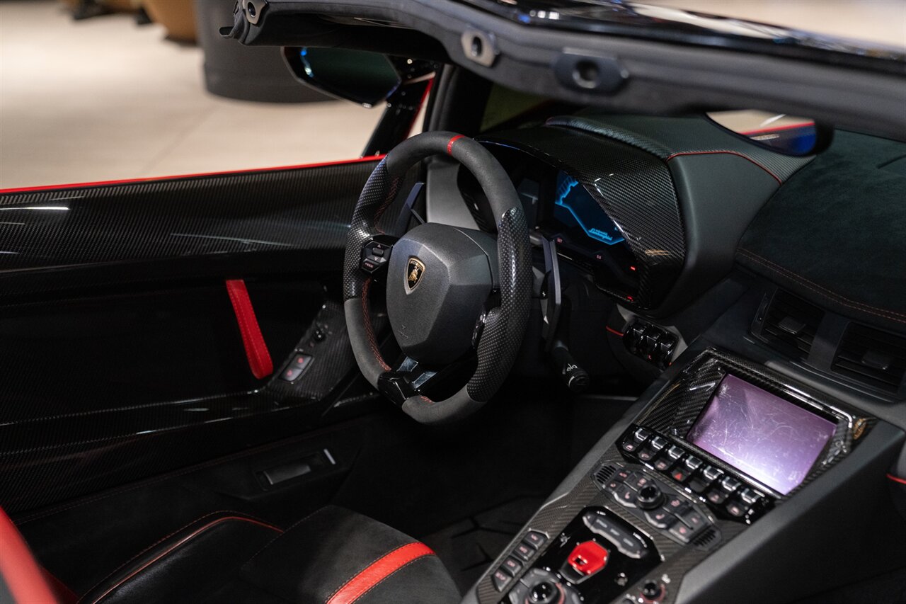 2017 Lamborghini Aventador LP 750-4 SV   - Photo 35 - Beverly Hills, CA 90212