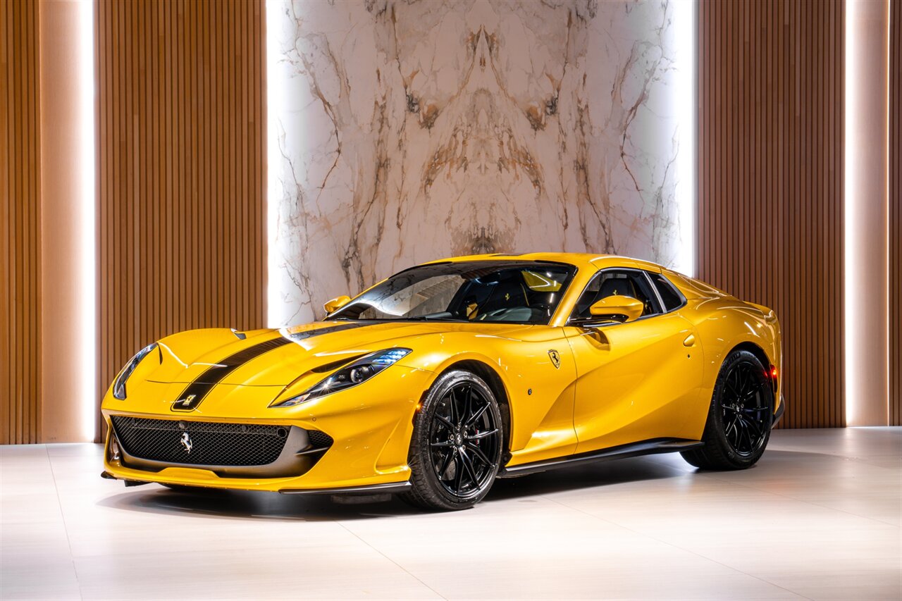 2022 Ferrari 812 GTS   - Photo 2 - Beverly Hills, CA 90212