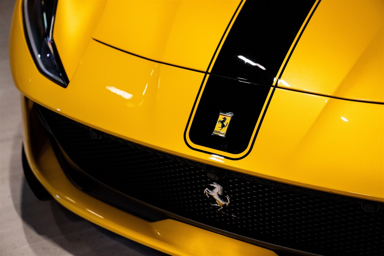 2022 Ferrari 812 GTS   - Photo 10 - Beverly Hills, CA 90212