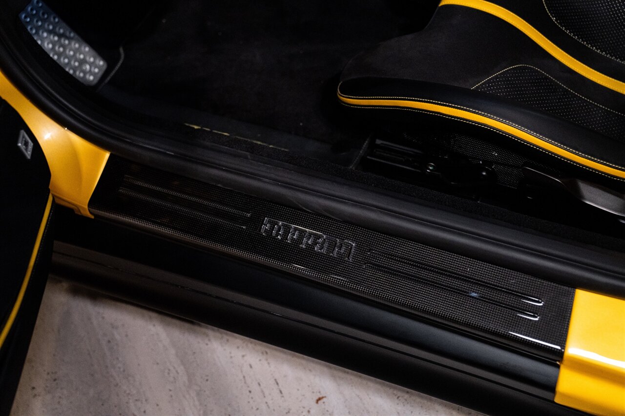 2022 Ferrari 812 GTS   - Photo 17 - Beverly Hills, CA 90212