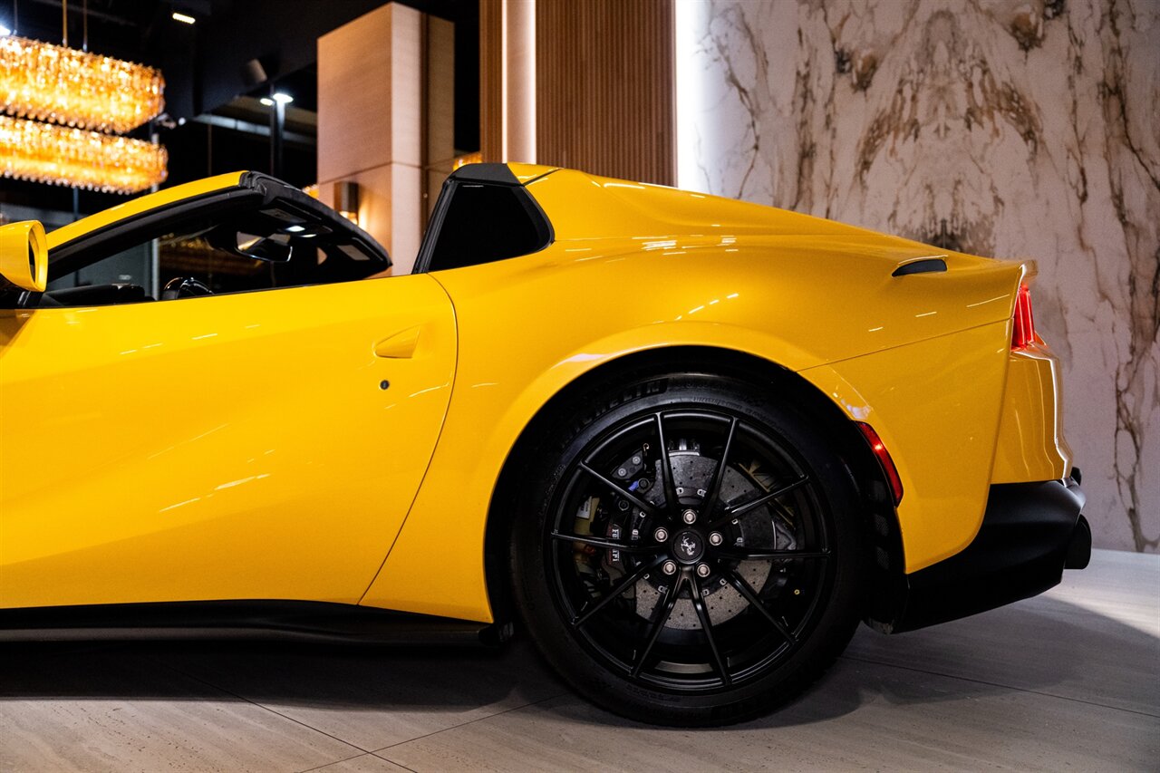 2022 Ferrari 812 GTS   - Photo 26 - Beverly Hills, CA 90212