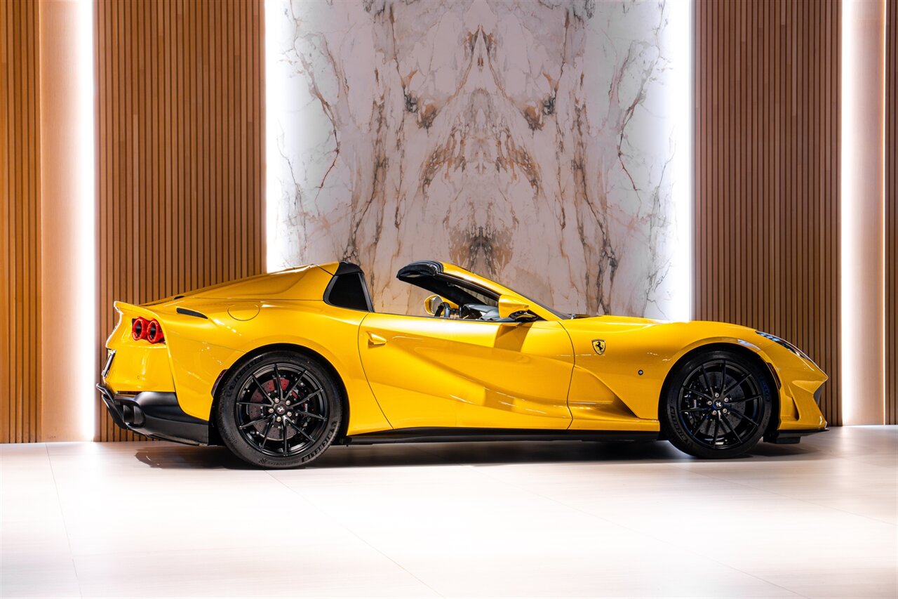 2022 Ferrari 812 GTS   - Photo 5 - Beverly Hills, CA 90212