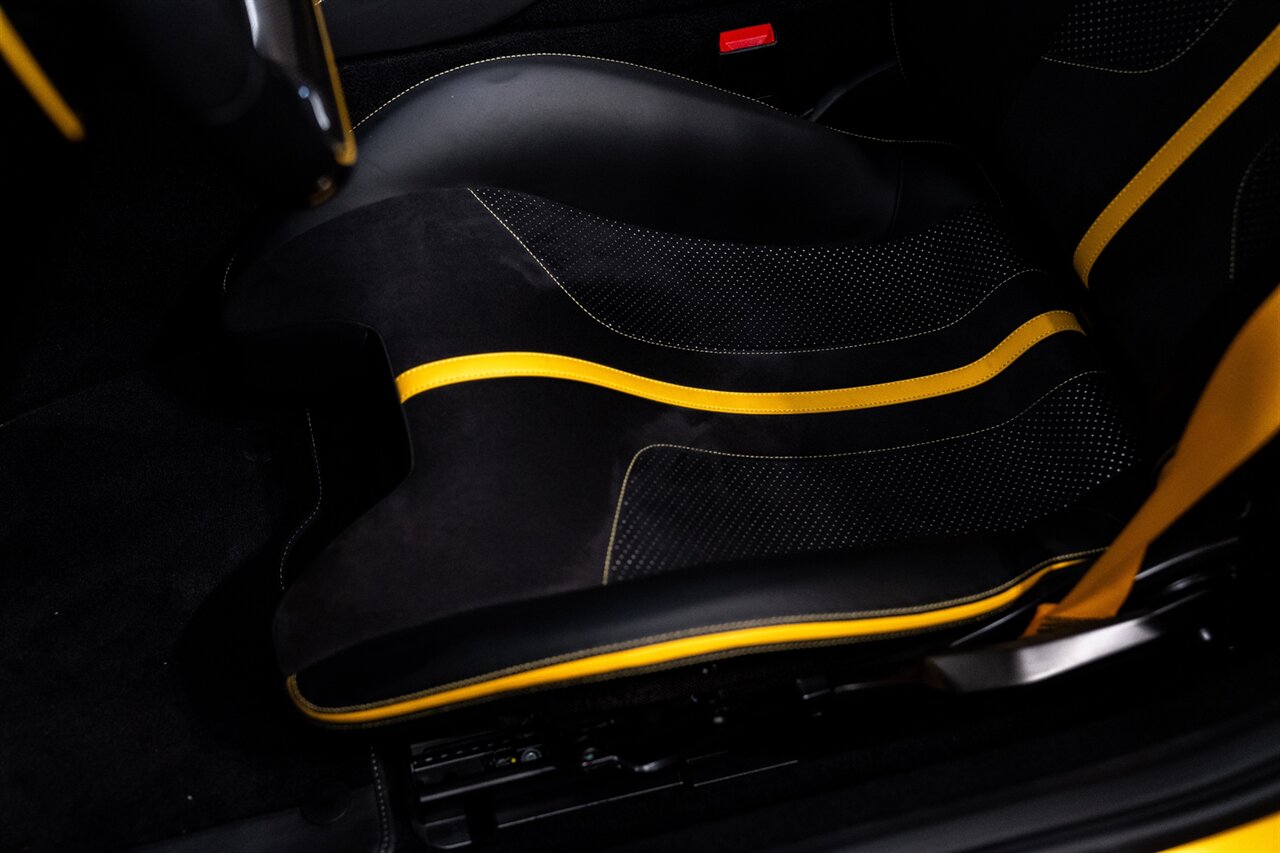 2022 Ferrari 812 GTS   - Photo 18 - Beverly Hills, CA 90212