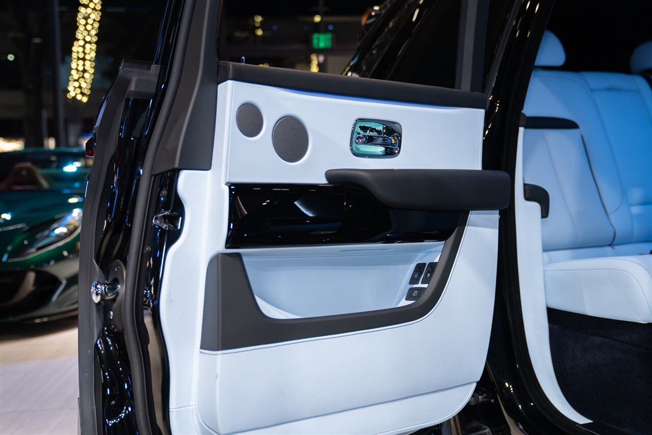 2025 Rolls-Royce Cullinan   - Photo 19 - Beverly Hills, CA 90212