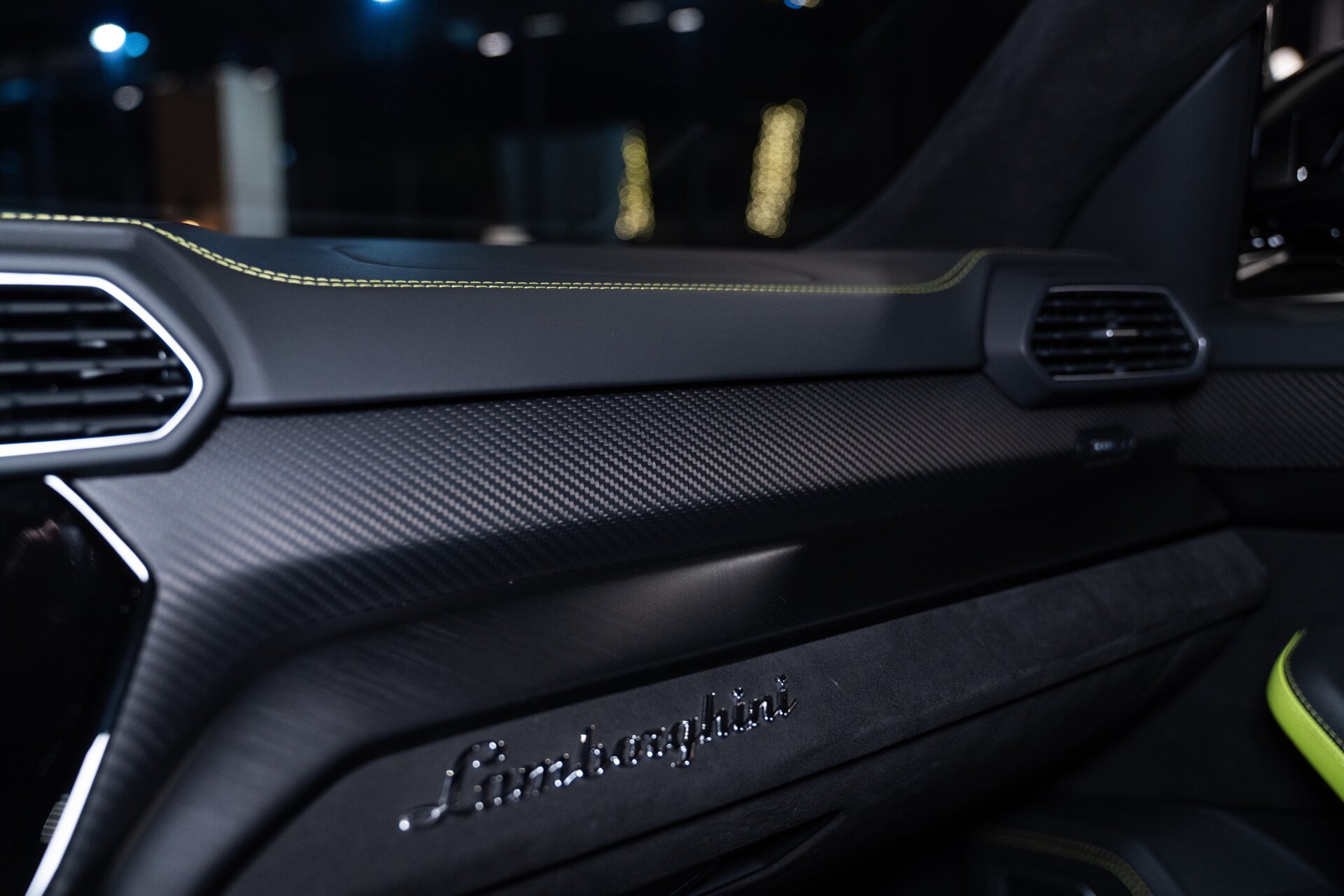 2022 Lamborghini Urus Graphite Capsule - Photo 13