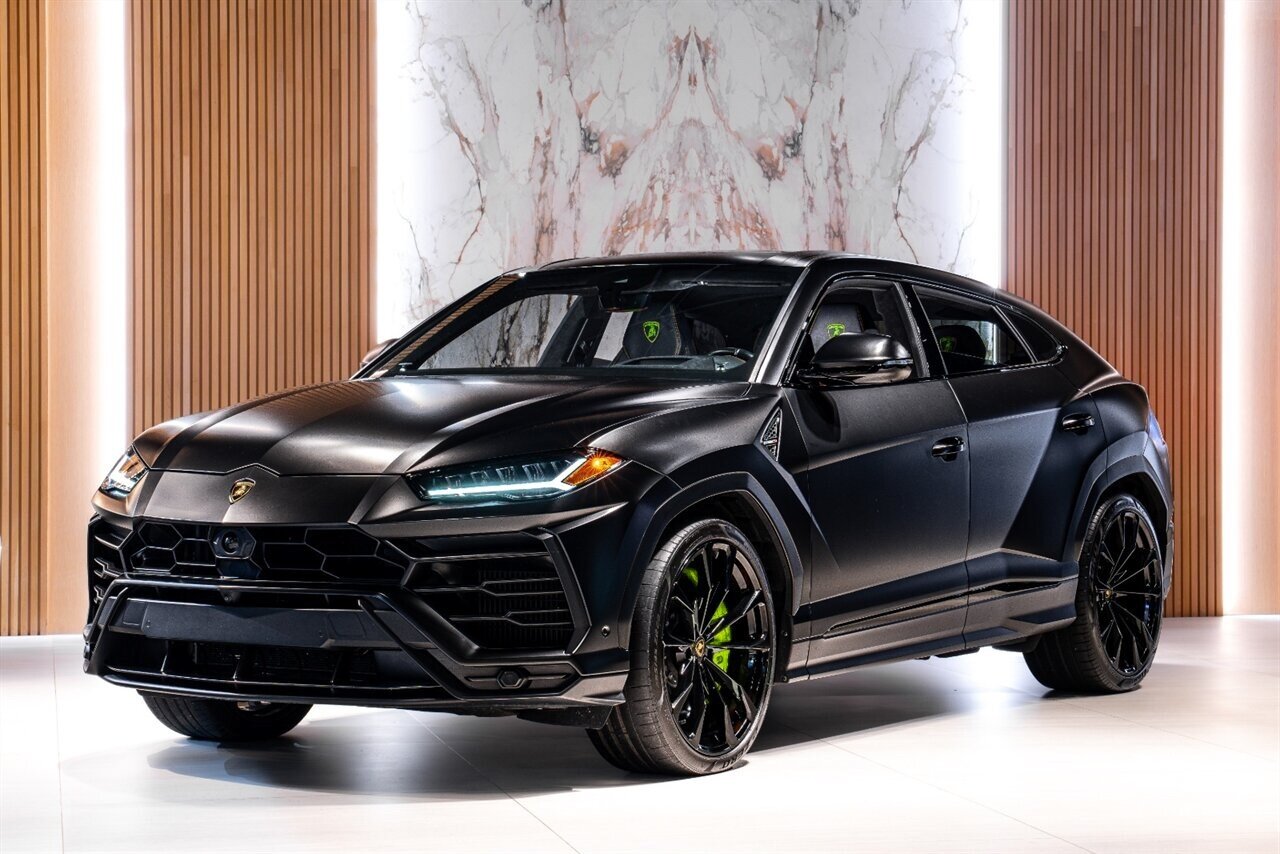 2022 Lamborghini Urus Graphite Capsule   - Photo 1 - Beverly Hills, CA 90212
