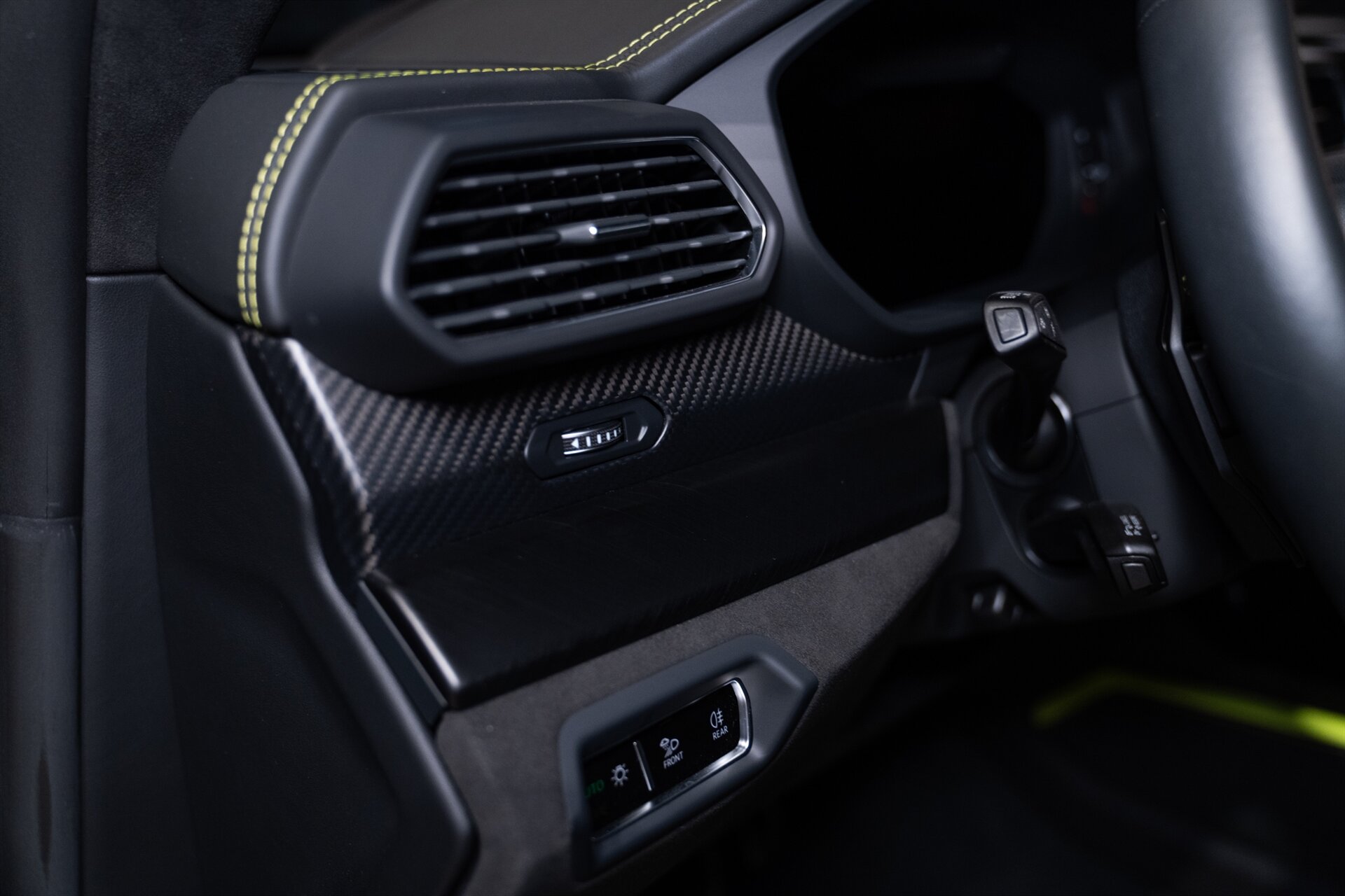 2022 Lamborghini Urus Graphite Capsule - Photo 20
