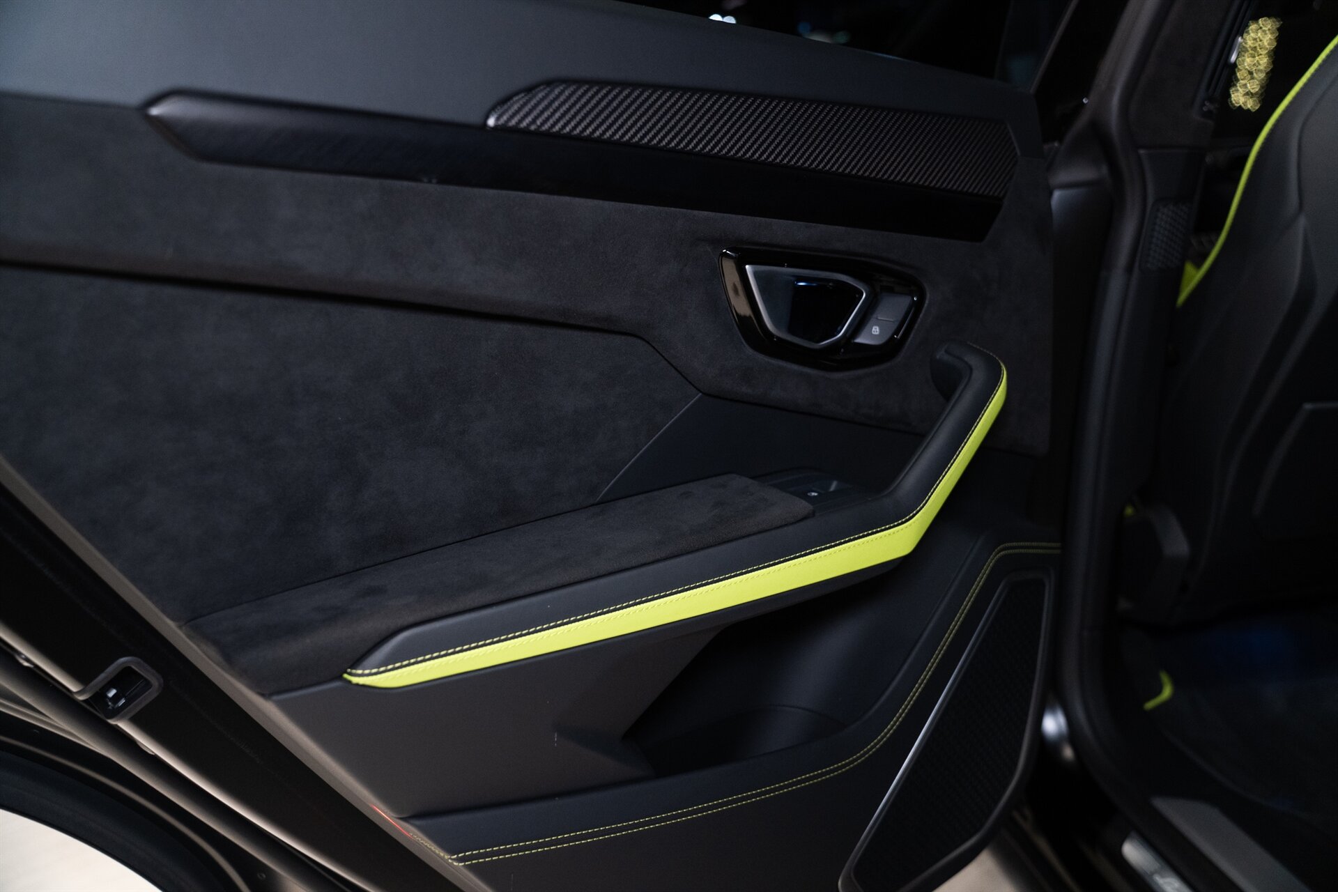 2022 Lamborghini Urus Graphite Capsule - Photo 15