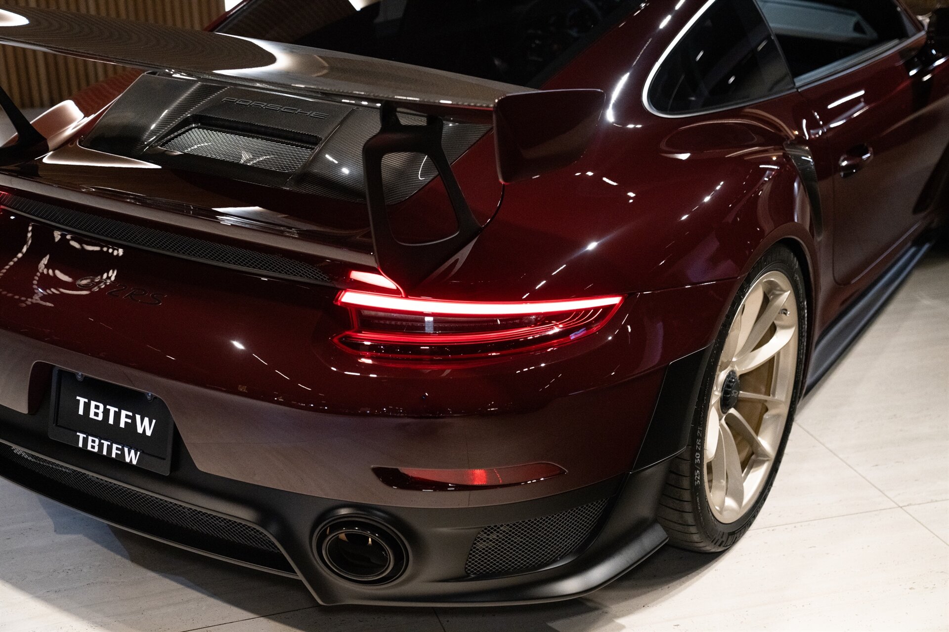 2018 Porsche 911 GT2 RS - Photo 6