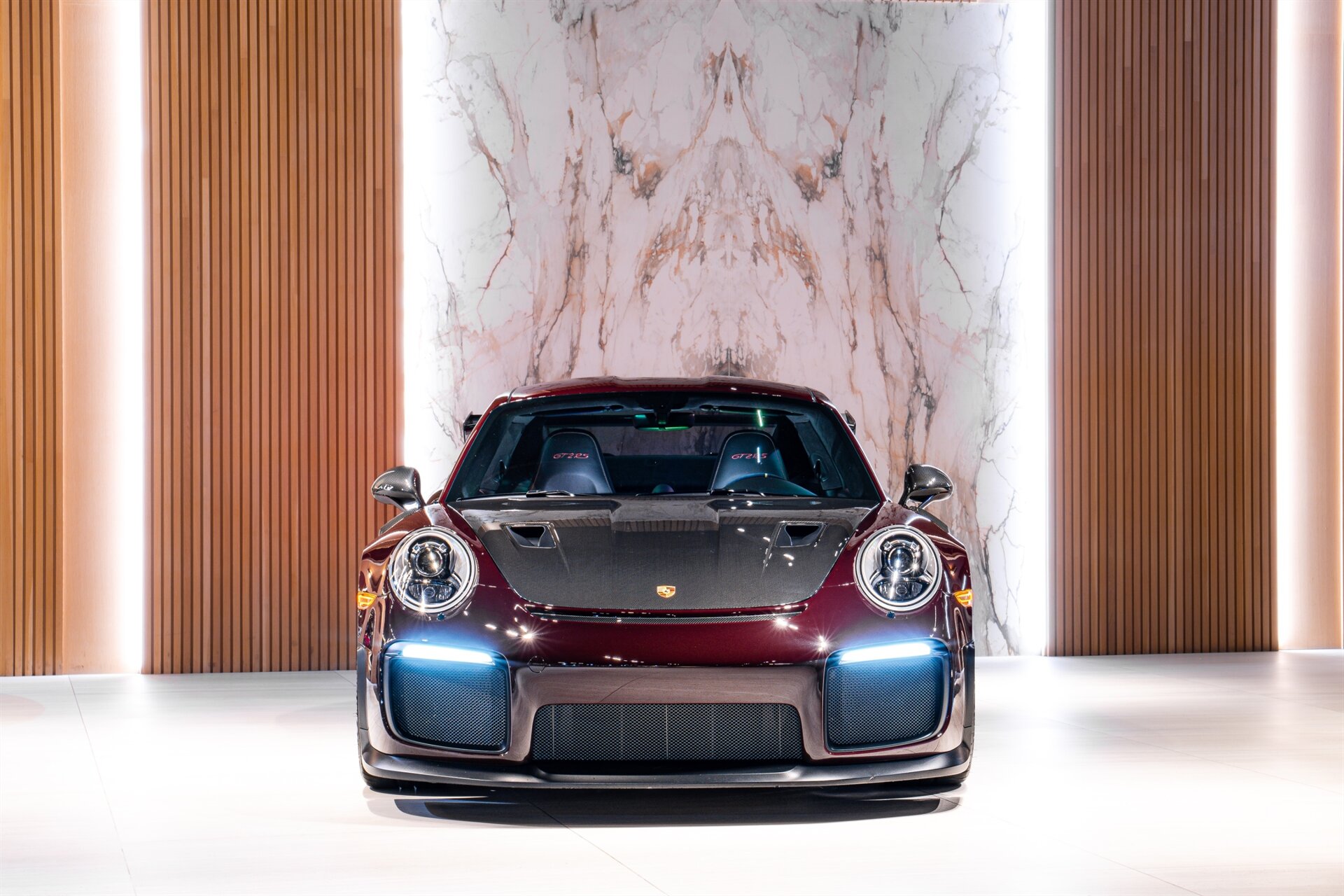 2018 Porsche 911 GT2 RS - Photo 2