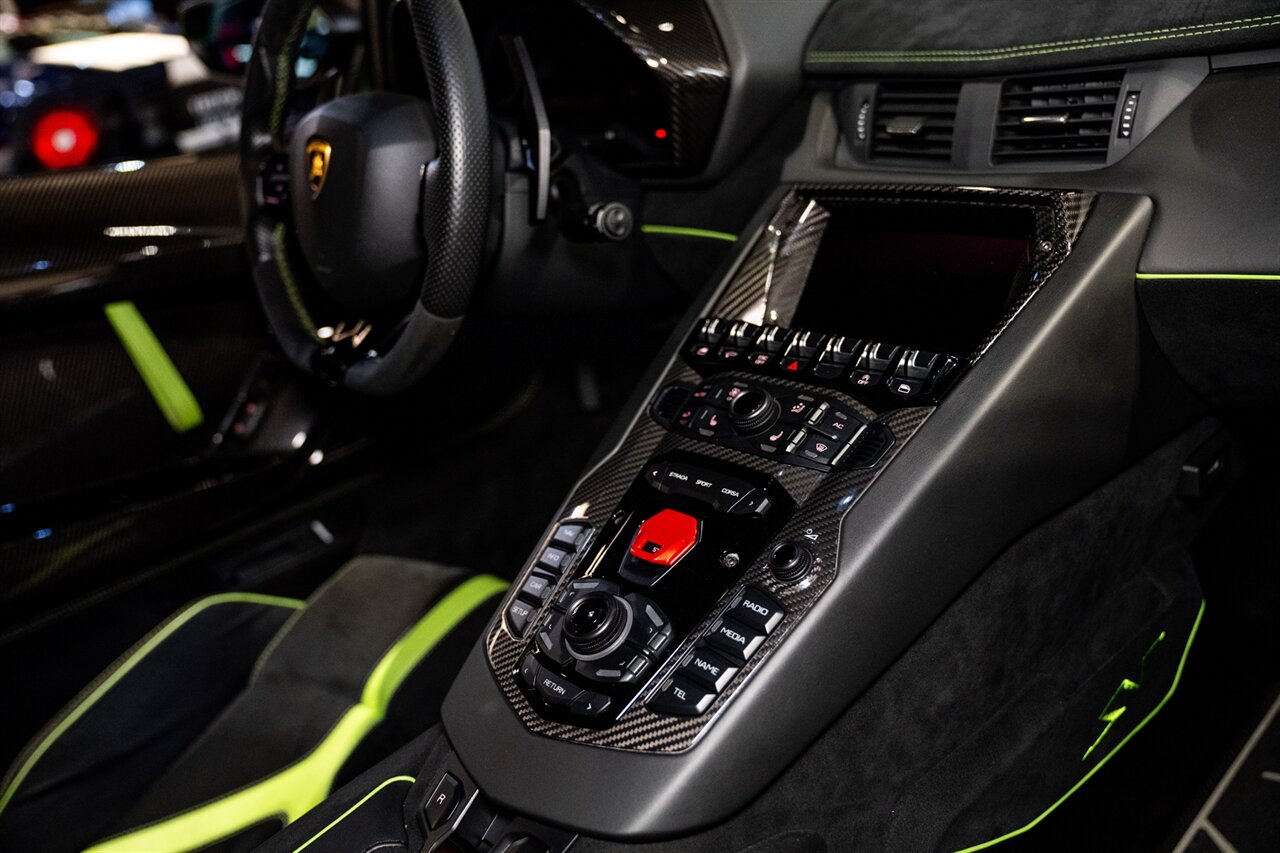 2016 Lamborghini Aventador LP 750-4 SV   - Photo 33 - Beverly Hills, CA 90212