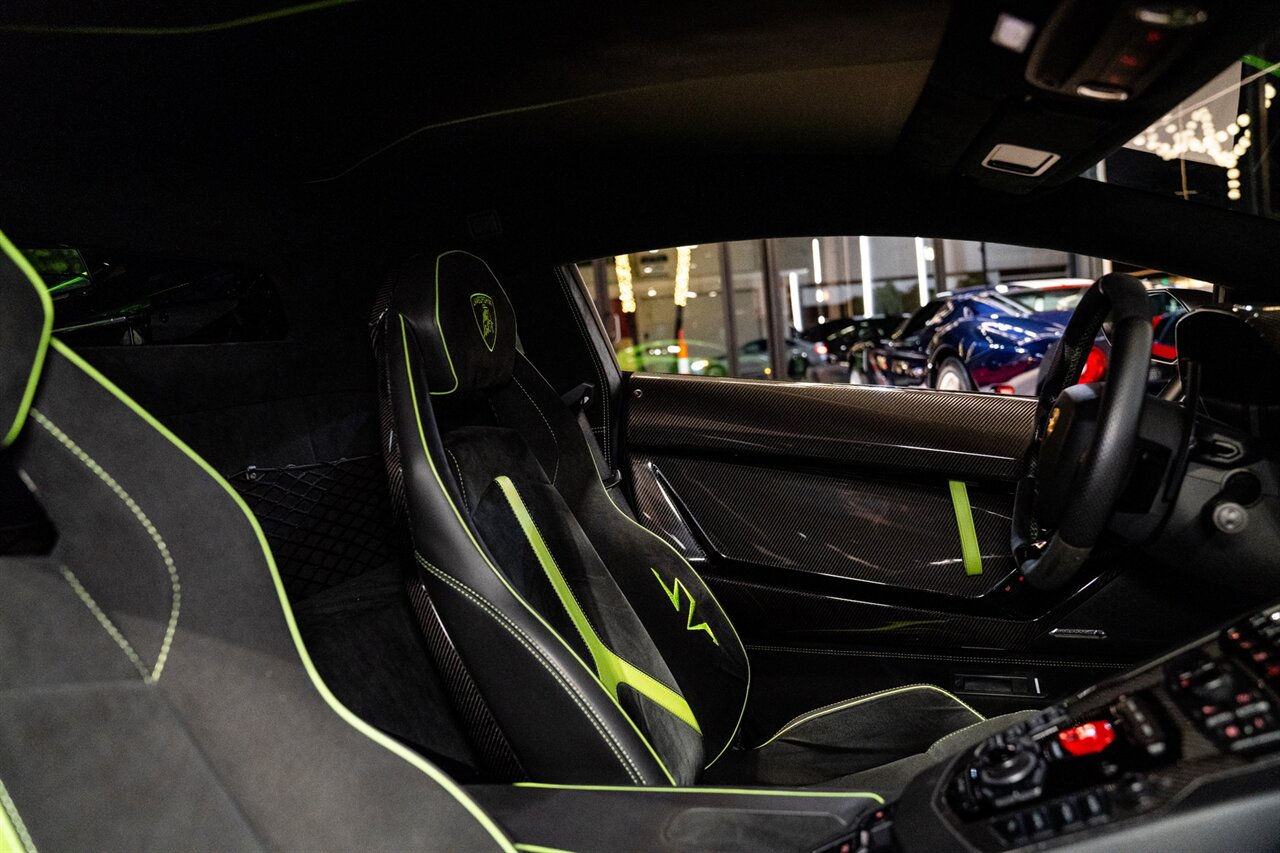 2016 Lamborghini Aventador LP 750-4 SV   - Photo 32 - Beverly Hills, CA 90212