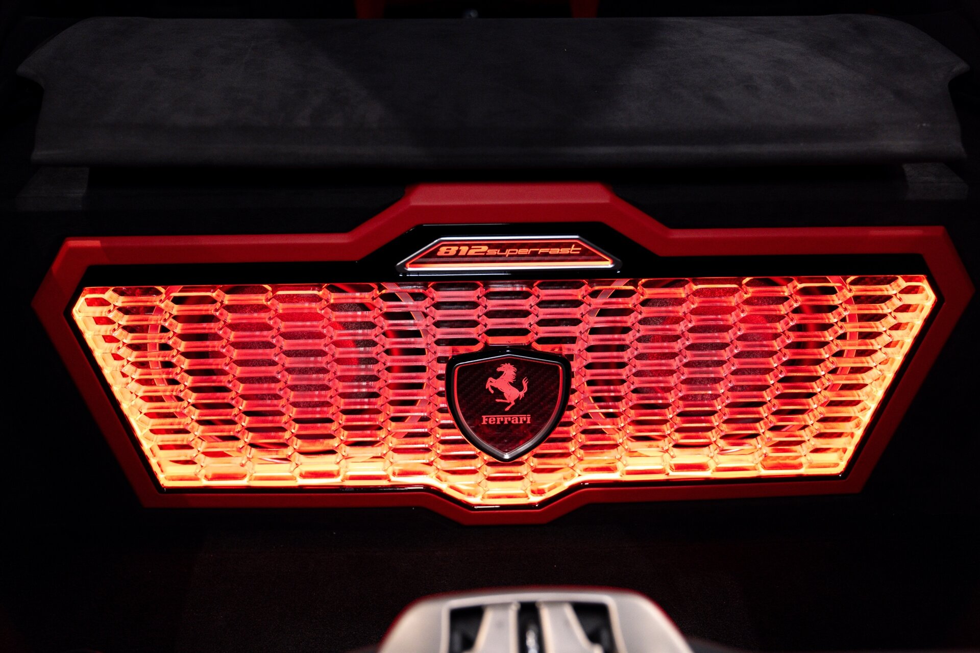 2018 Ferrari 812 Superfast - Photo 19