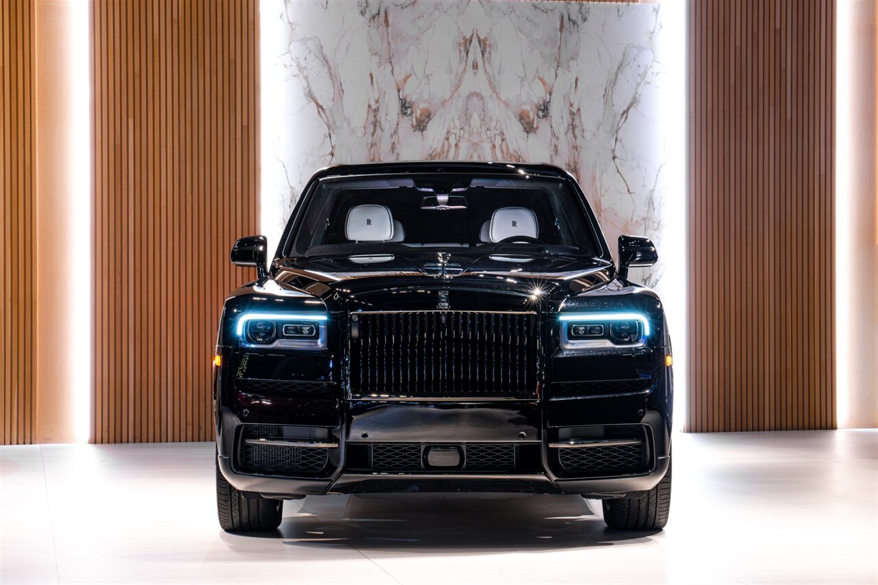 2023 Rolls-Royce Black Badge Cullinan   - Photo 3 - Beverly Hills, CA 90212
