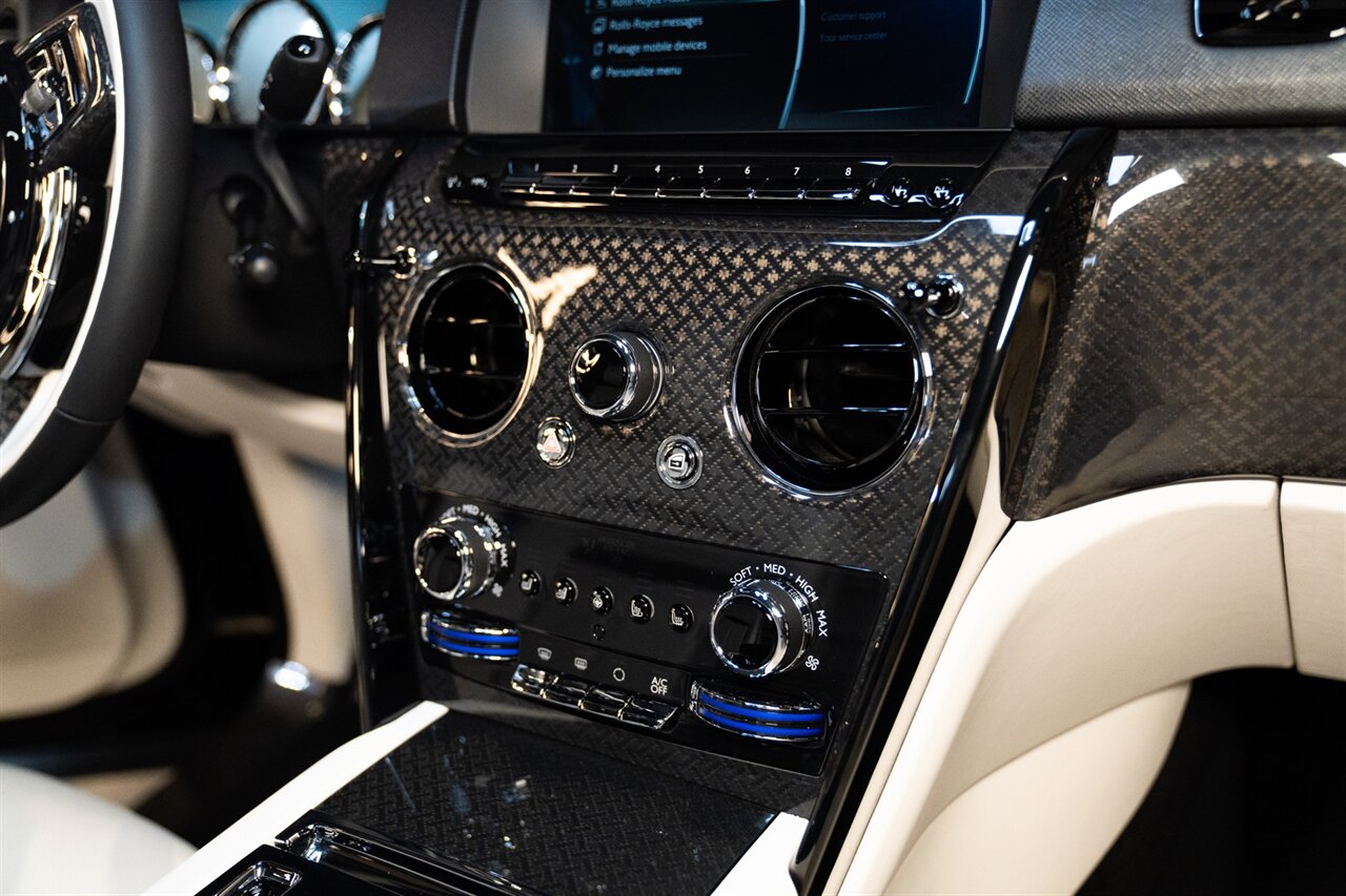 2023 Rolls-Royce Black Badge Cullinan   - Photo 20 - Beverly Hills, CA 90212