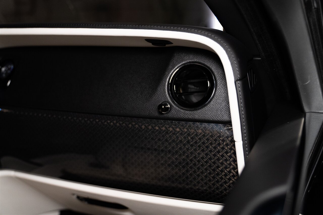 2023 Rolls-Royce Black Badge Cullinan   - Photo 29 - Beverly Hills, CA 90212