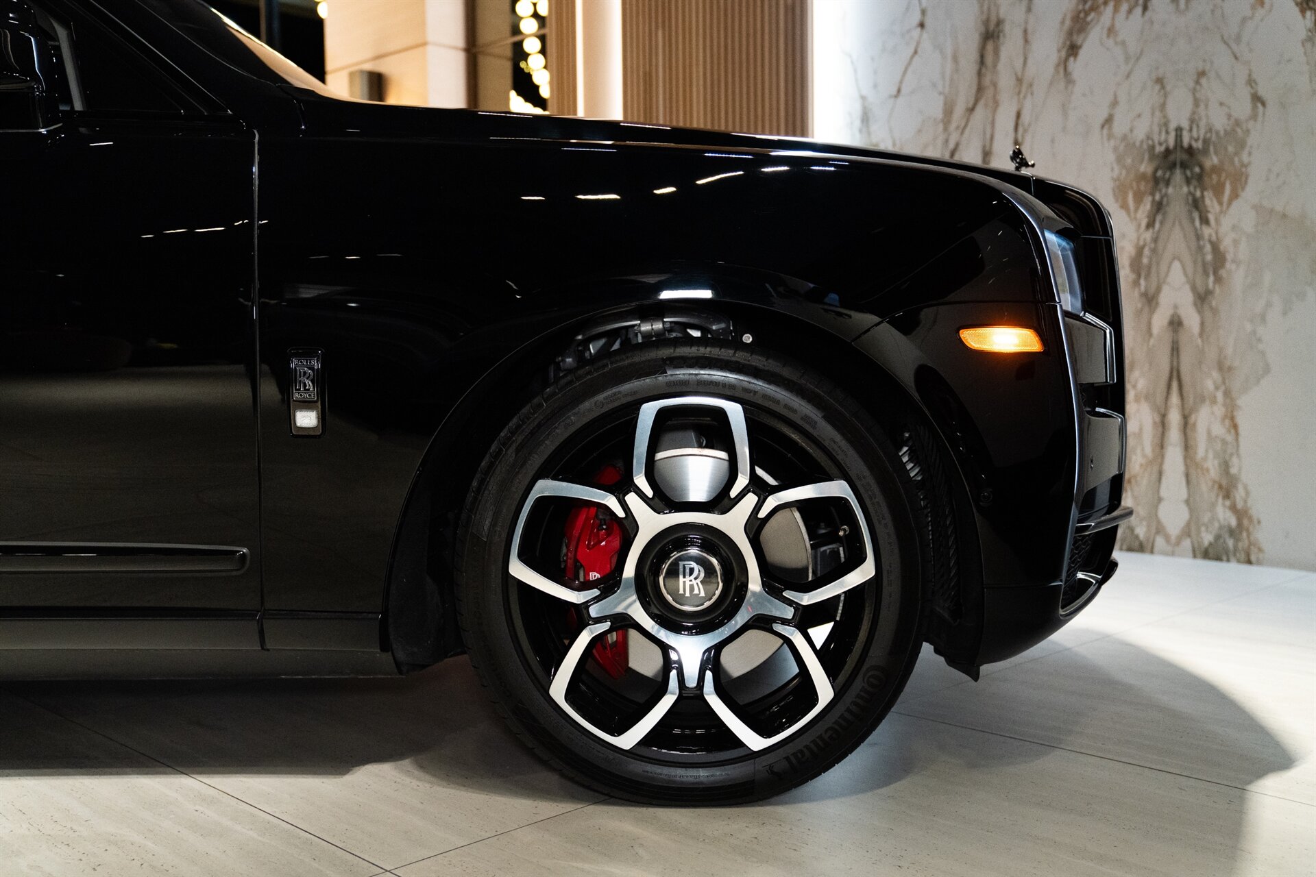 2023 Rolls-Royce Black Badge Cullinan - Photo 25