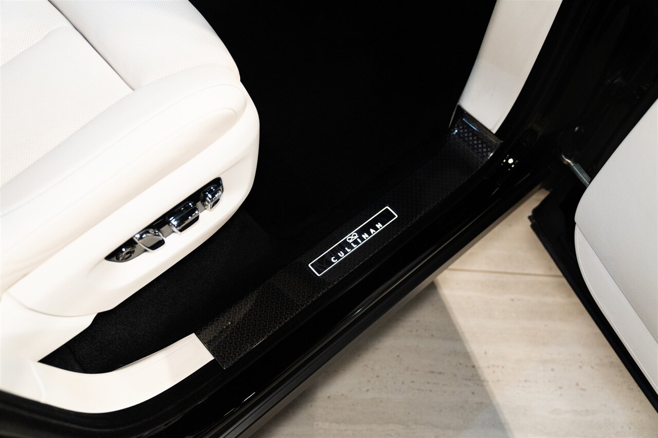 2023 Rolls-Royce Black Badge Cullinan   - Photo 13 - Beverly Hills, CA 90212