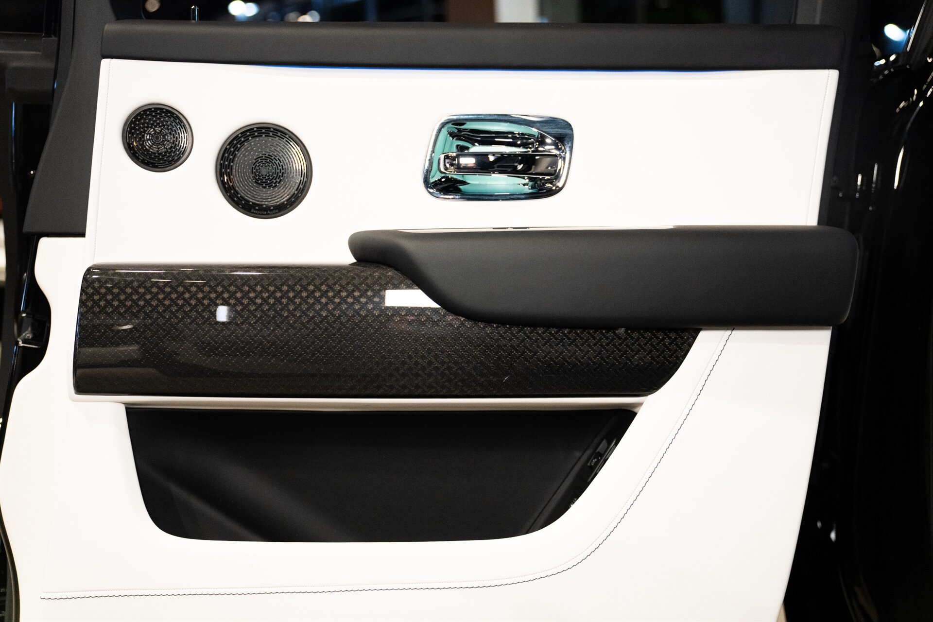 2023 Rolls-Royce Black Badge Cullinan - Photo 9
