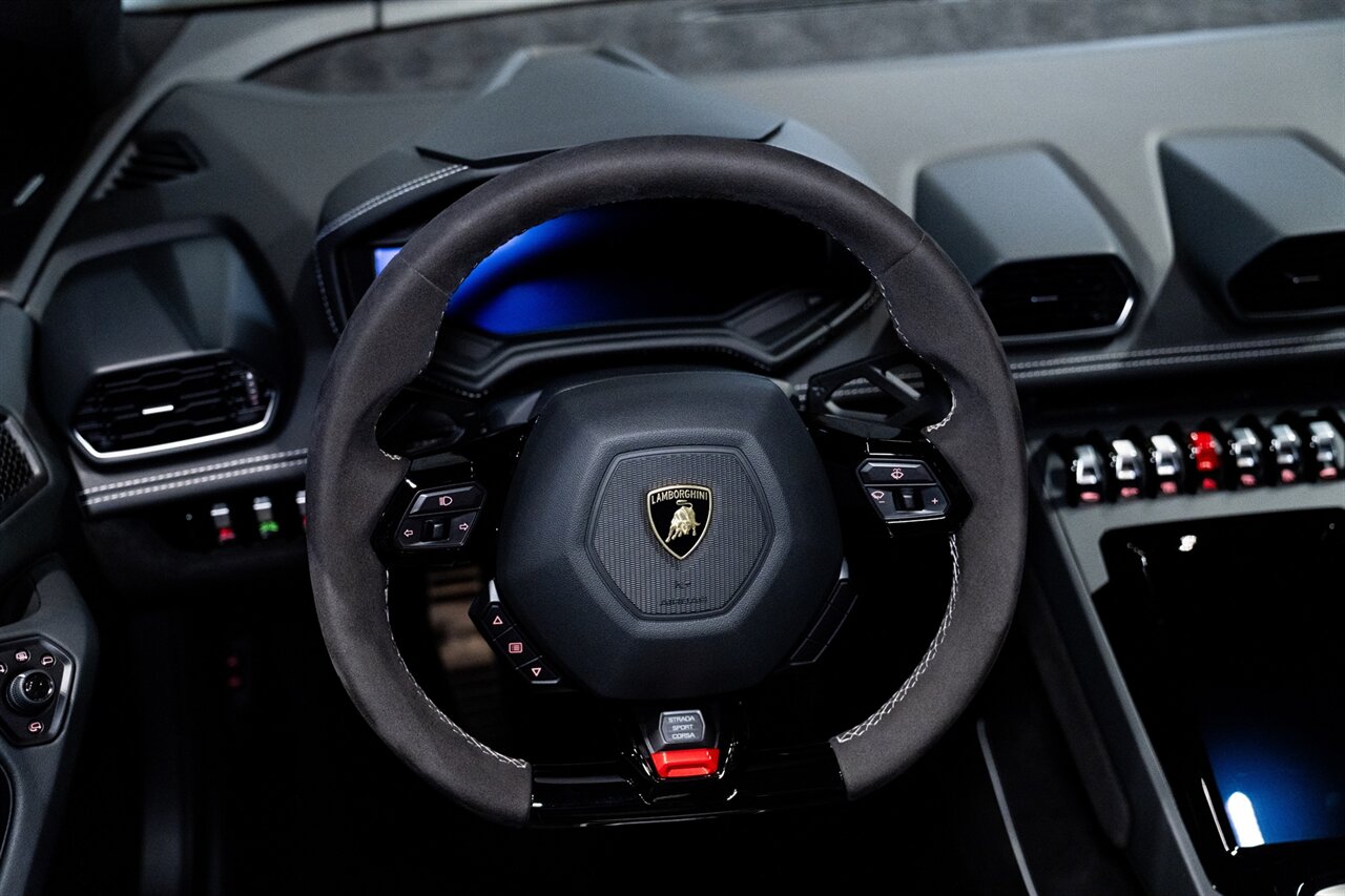 2022 Lamborghini Huracan EVO Spyder VF Supercharged  VF Supercharged - Photo 13 - Beverly Hills, CA 90212