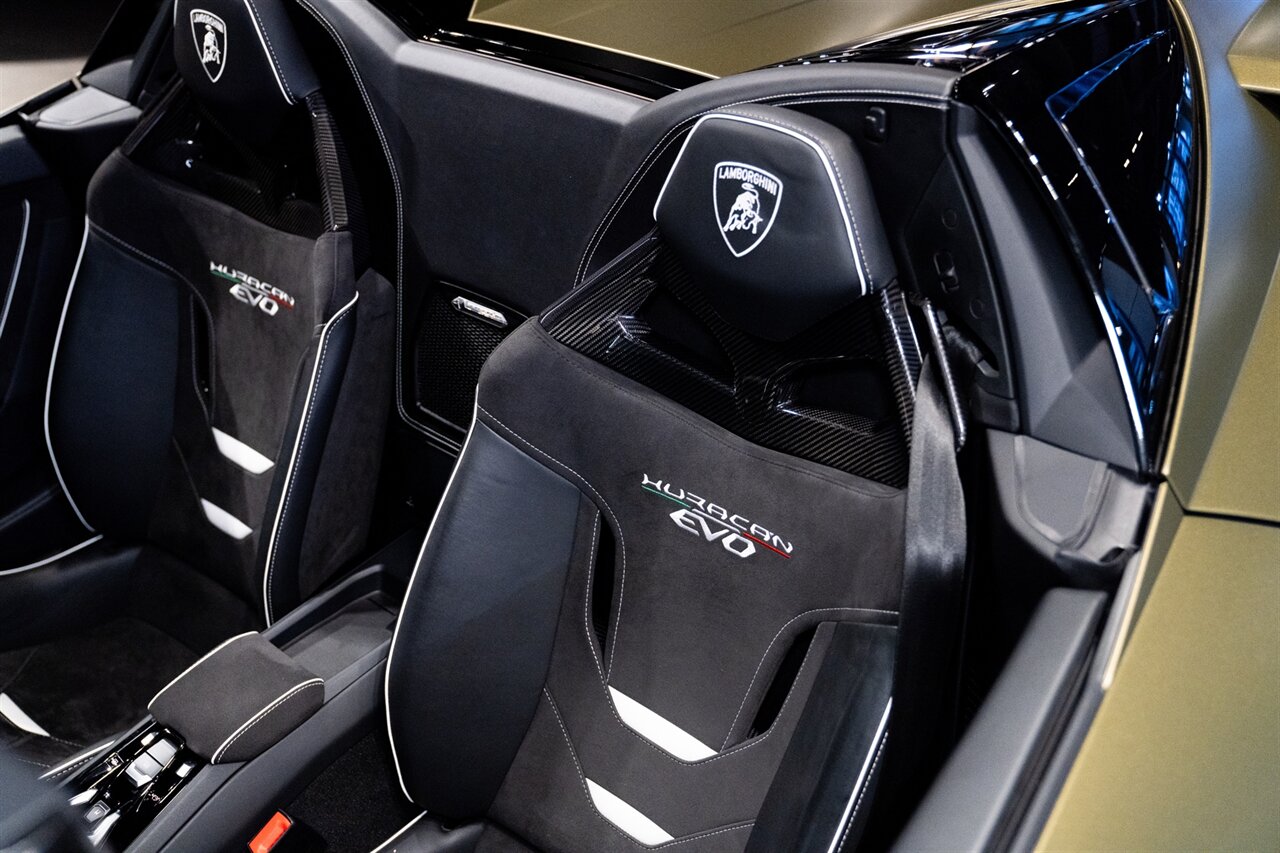2022 Lamborghini Huracan EVO Spyder VF Supercharged  VF Supercharged - Photo 16 - Beverly Hills, CA 90212