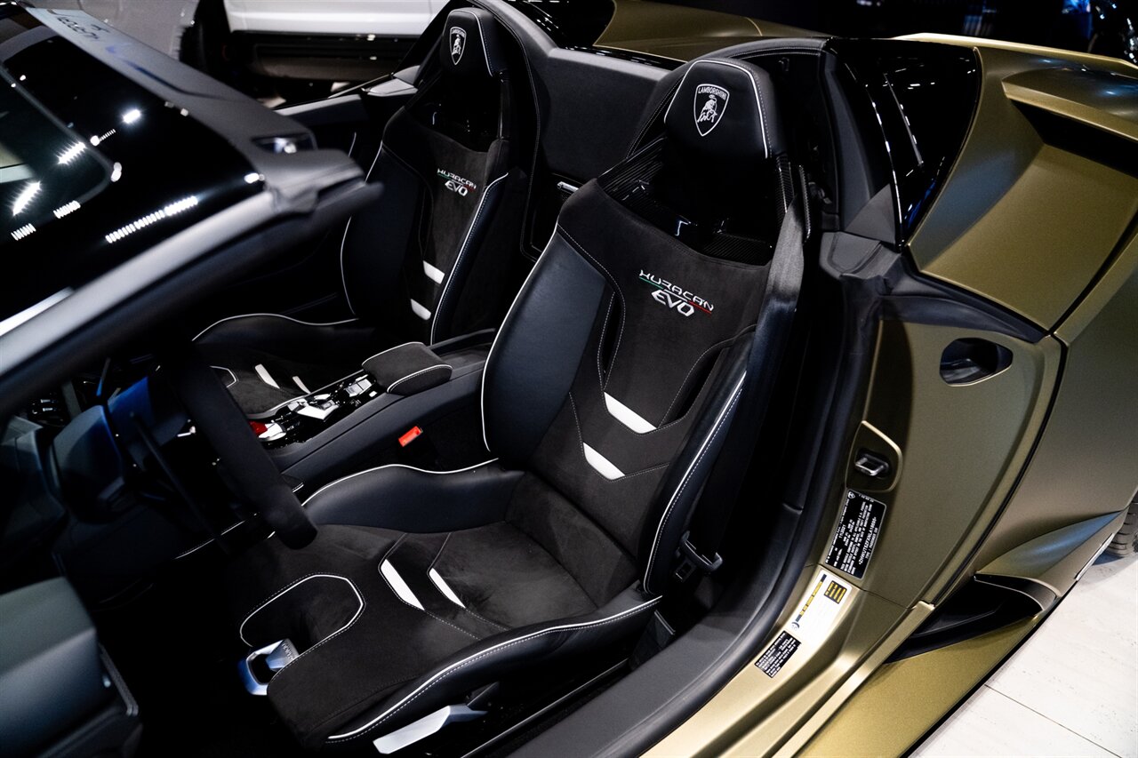 2022 Lamborghini Huracan EVO Spyder VF Supercharged  VF Supercharged - Photo 17 - Beverly Hills, CA 90212