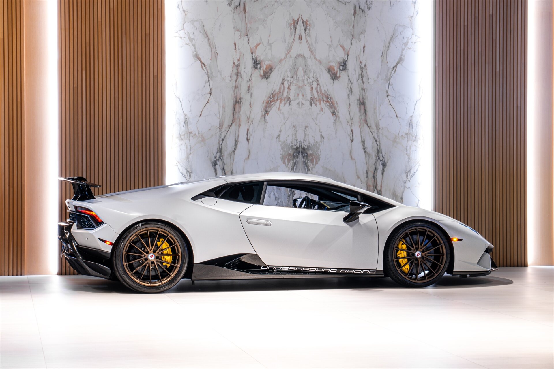 2018 Lamborghini Huracan LP 640-4 Performante Twin Turbo - Photo 3