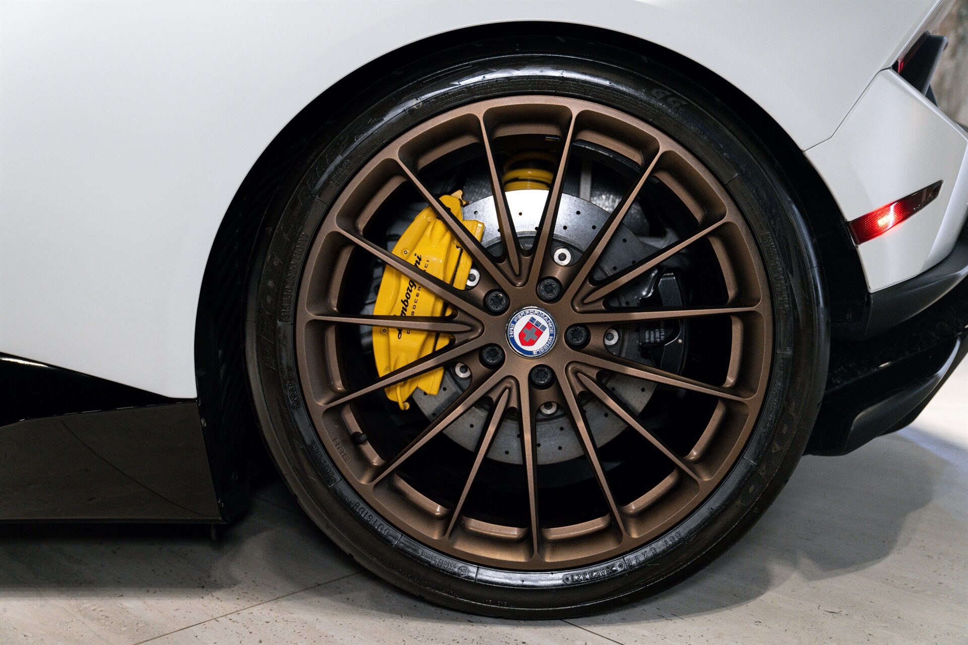 2018 Lamborghini Huracan LP 640-4 Performante Twin Turbo - Photo 10