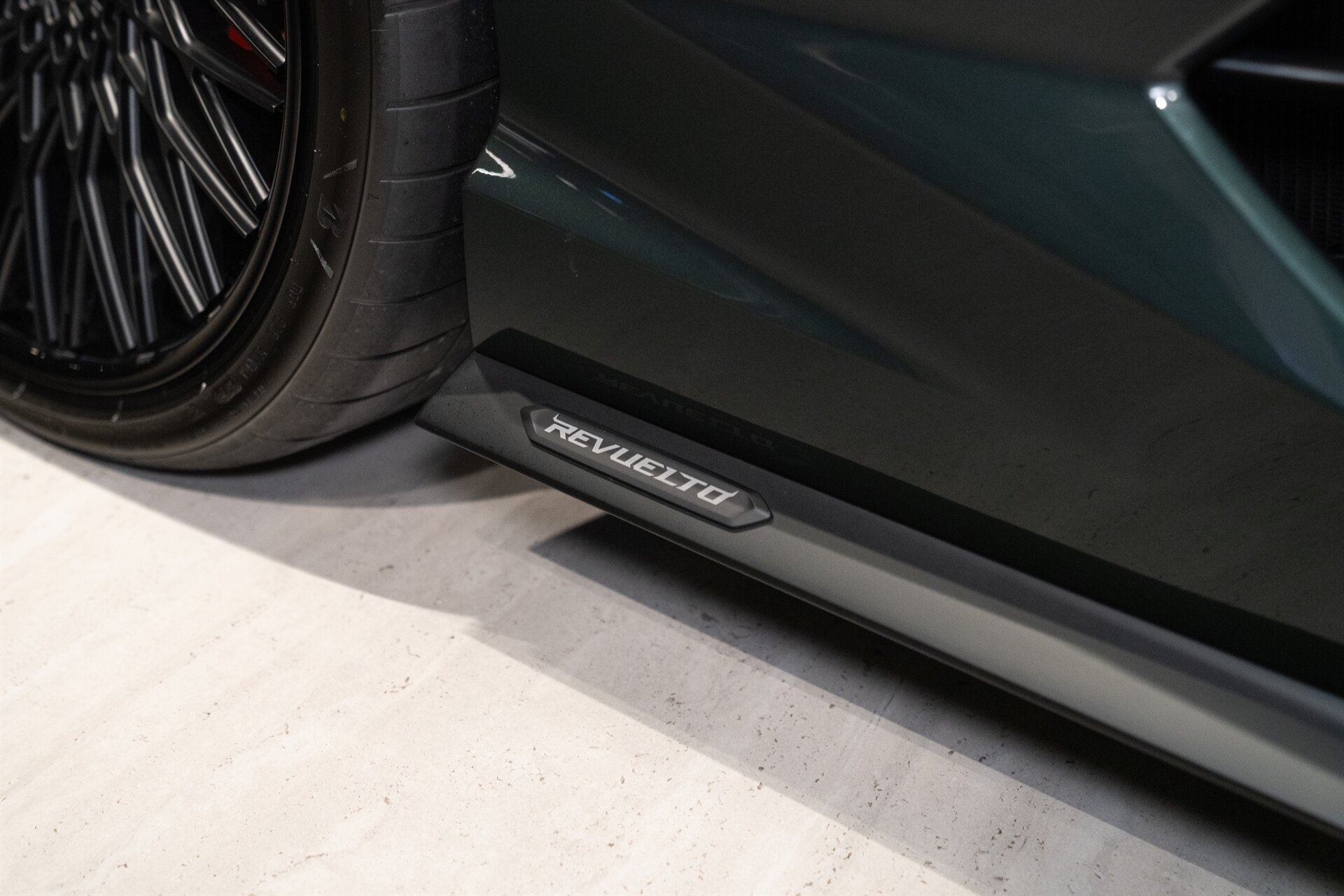 2024 Lamborghini Revuelto - Photo 29