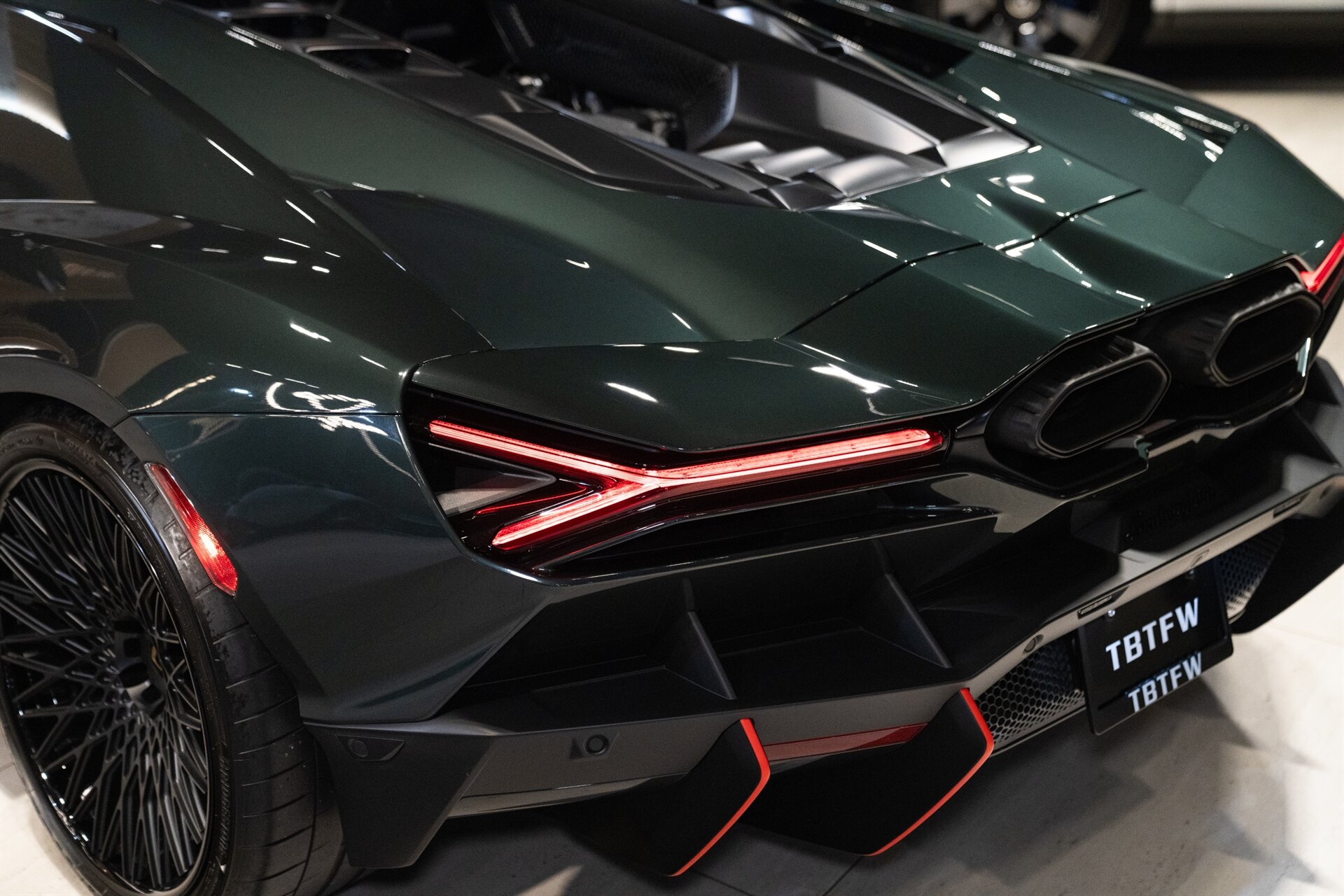 2024 Lamborghini Revuelto - Photo 8