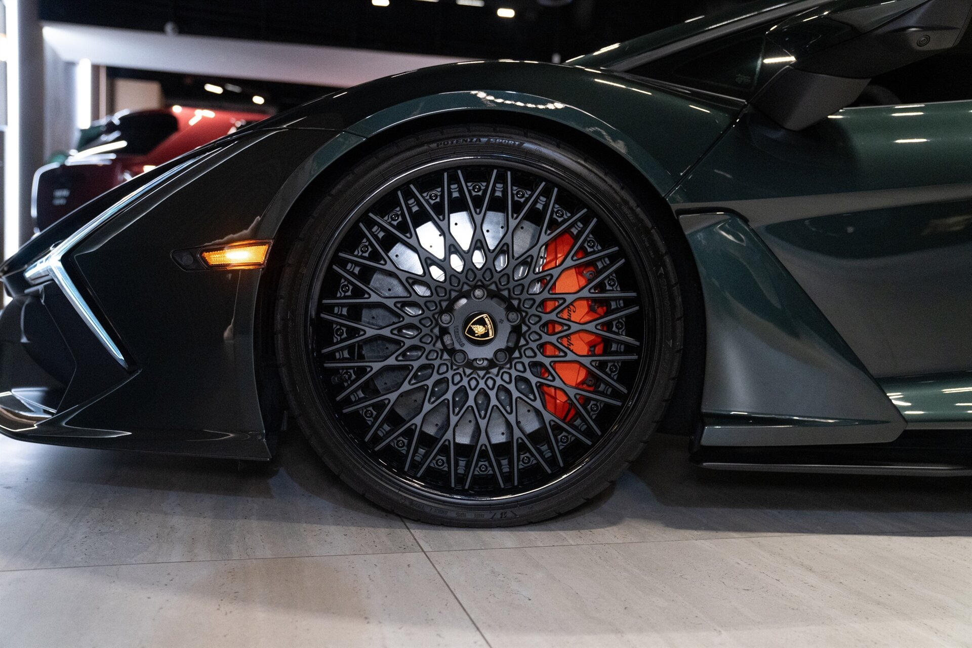 2024 Lamborghini Revuelto - Photo 19