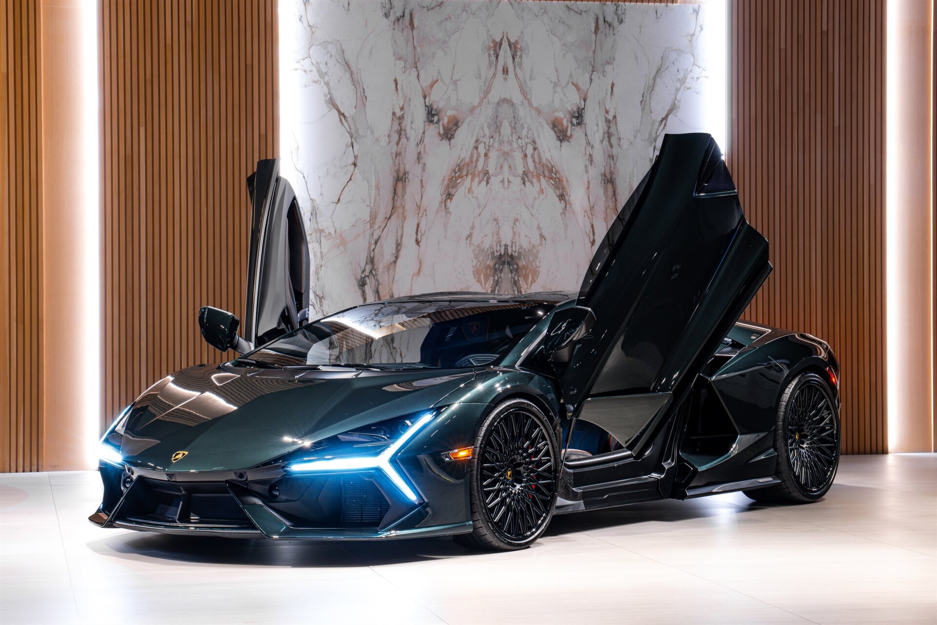 2024 Lamborghini Revuelto - Photo 2