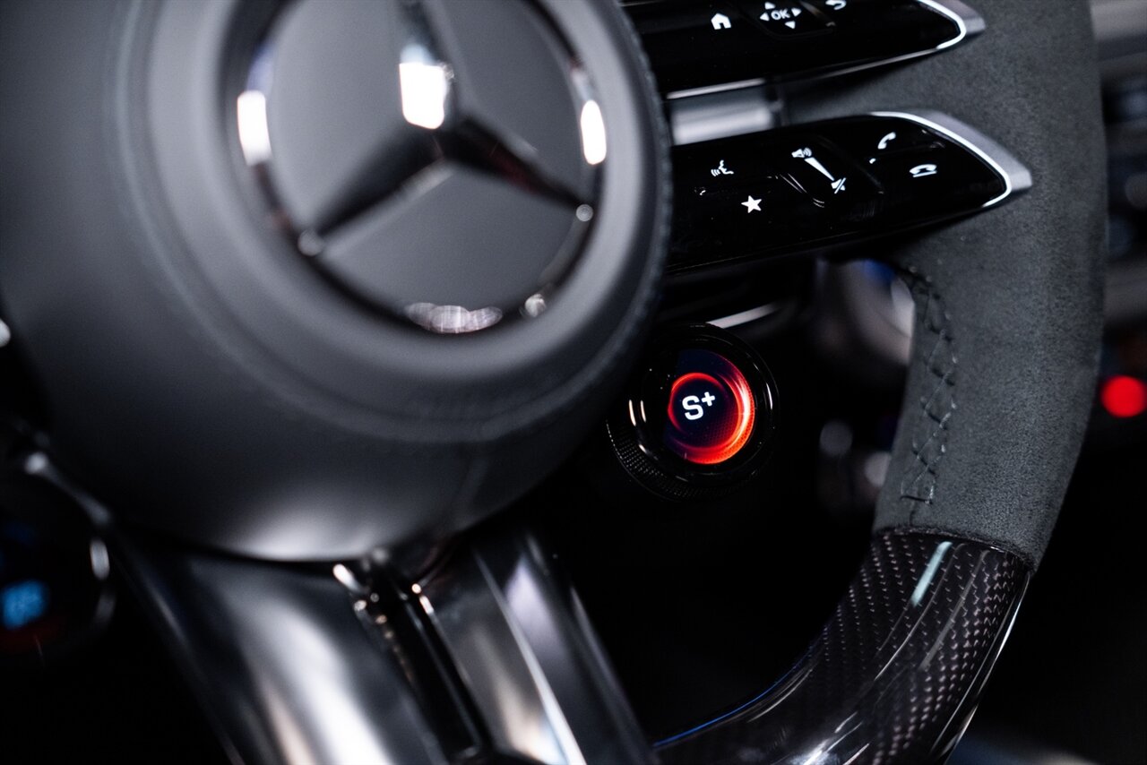 2025 Mercedes-Benz AMG G 63   - Photo 12 - Beverly Hills, CA 90212