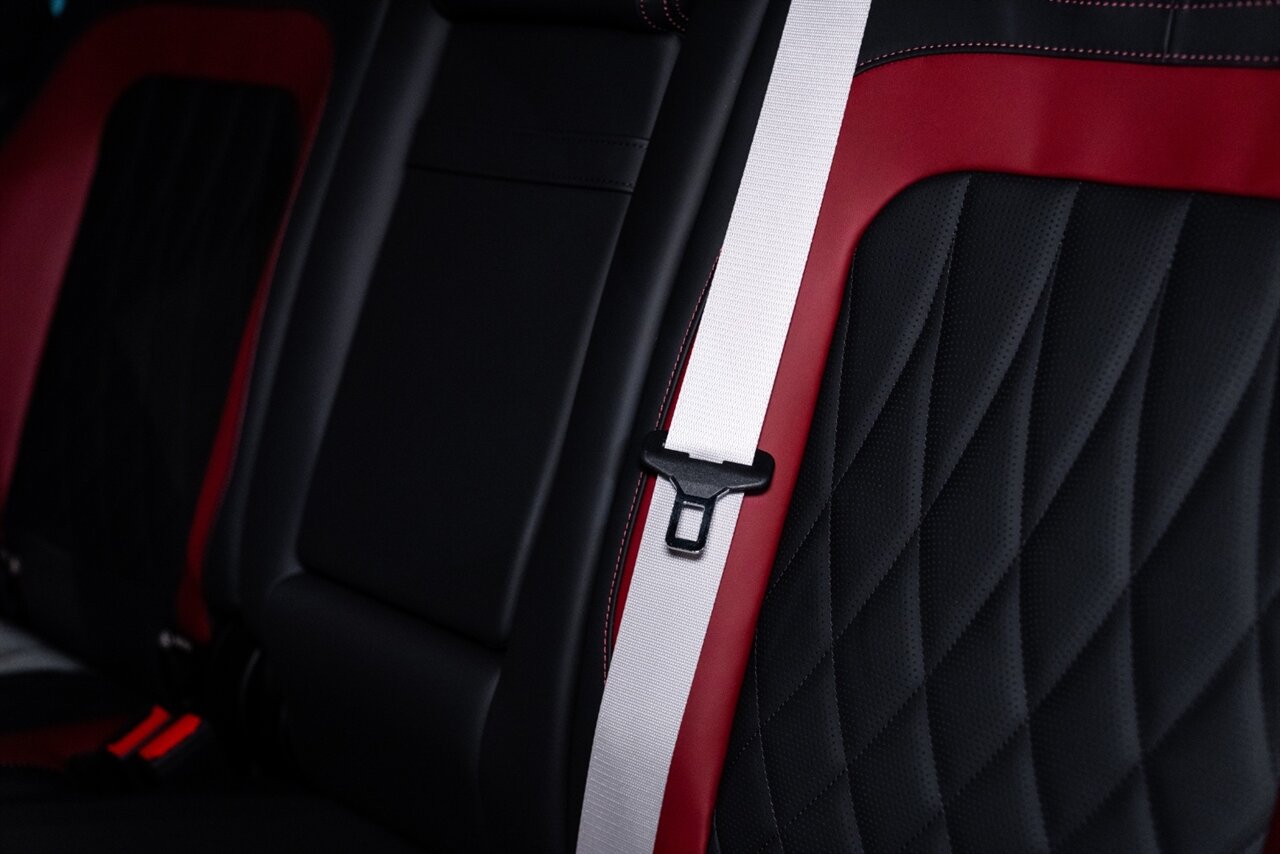 2025 Mercedes-Benz AMG G 63   - Photo 15 - Beverly Hills, CA 90212