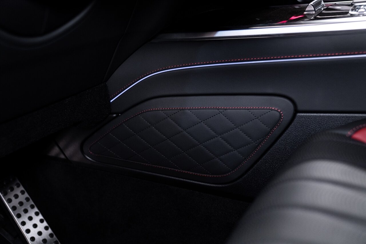 2025 Mercedes-Benz AMG G 63   - Photo 19 - Beverly Hills, CA 90212