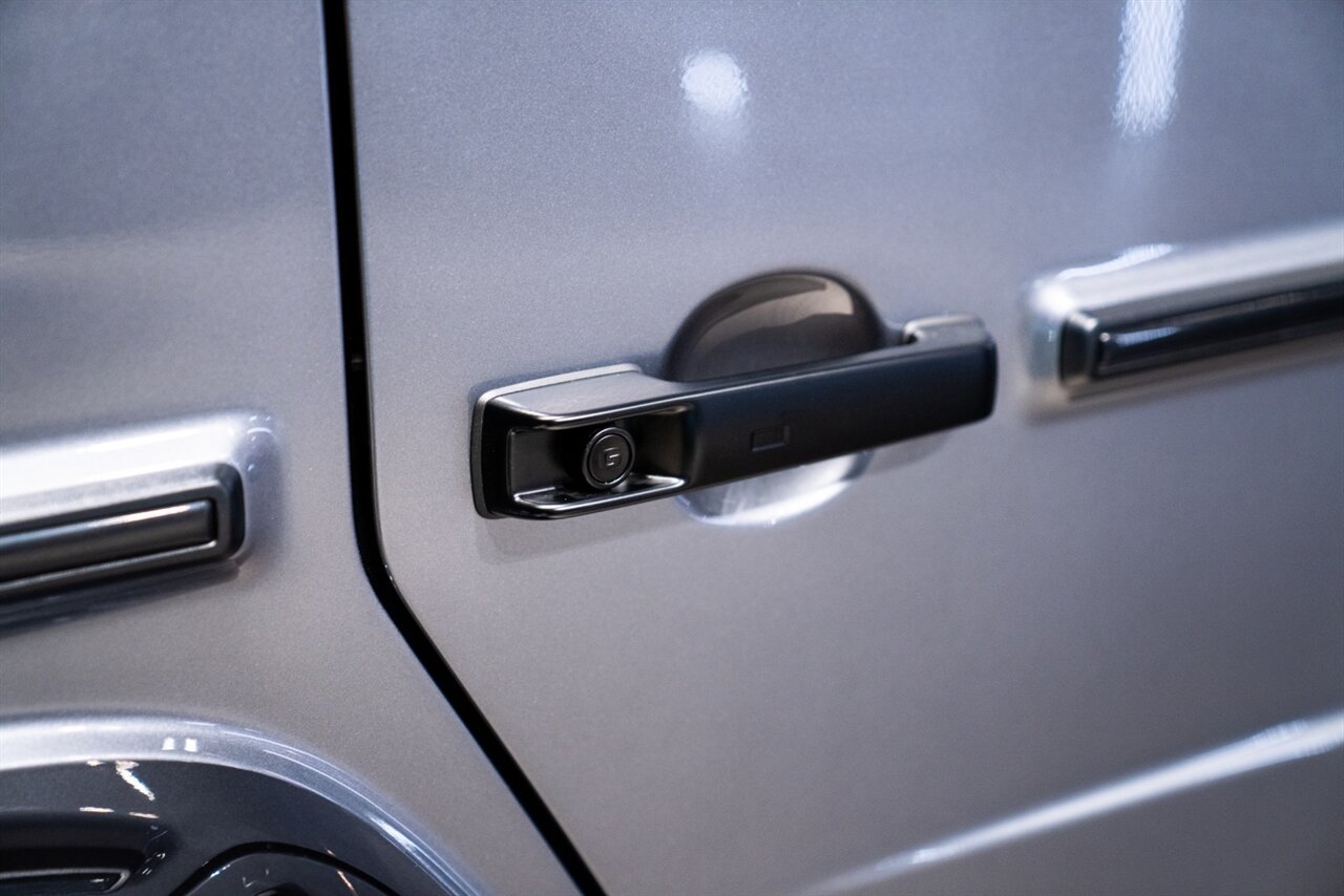 2025 Mercedes-Benz AMG G 63   - Photo 26 - Beverly Hills, CA 90212