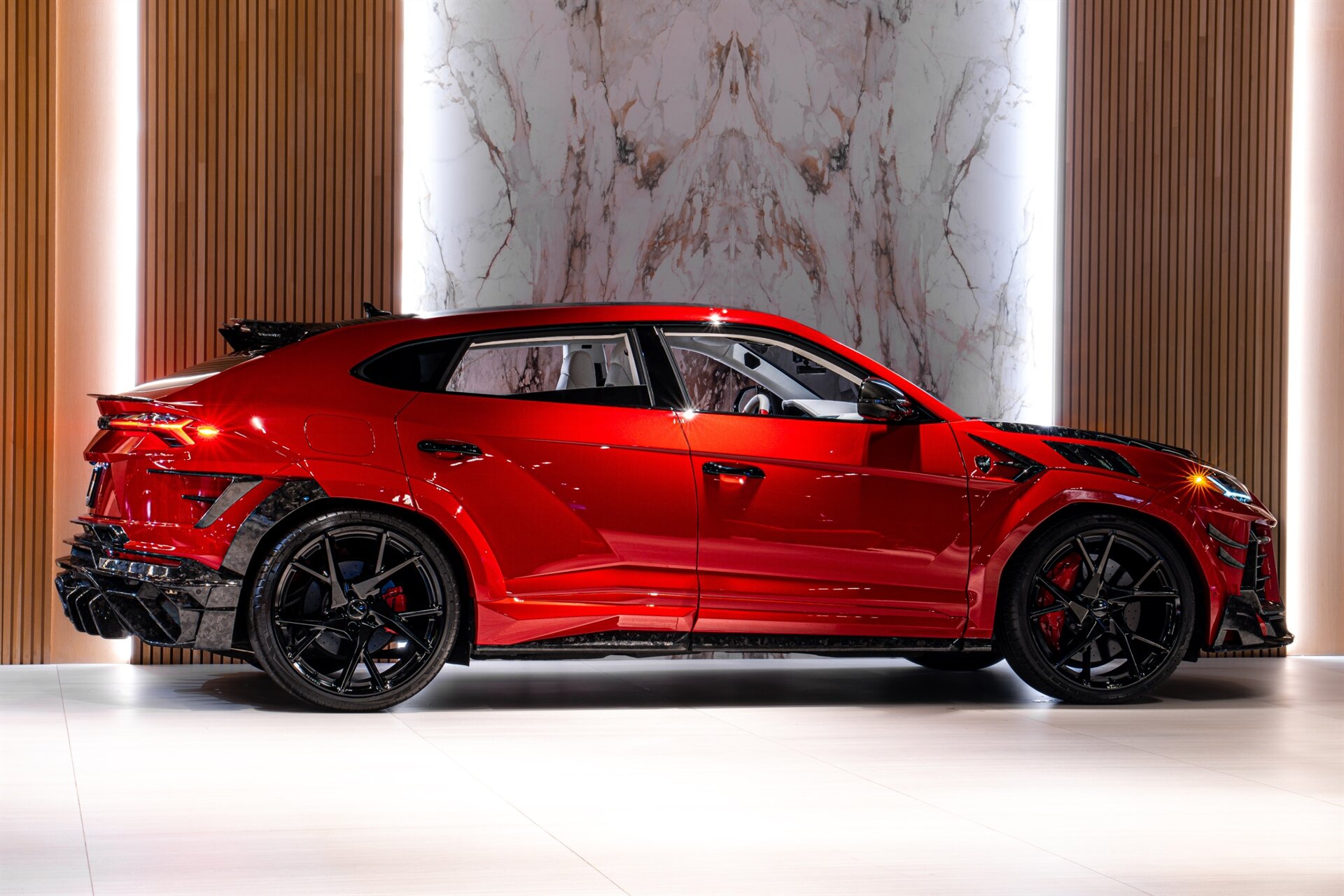 2023 Lamborghini Urus Performante - Photo 3