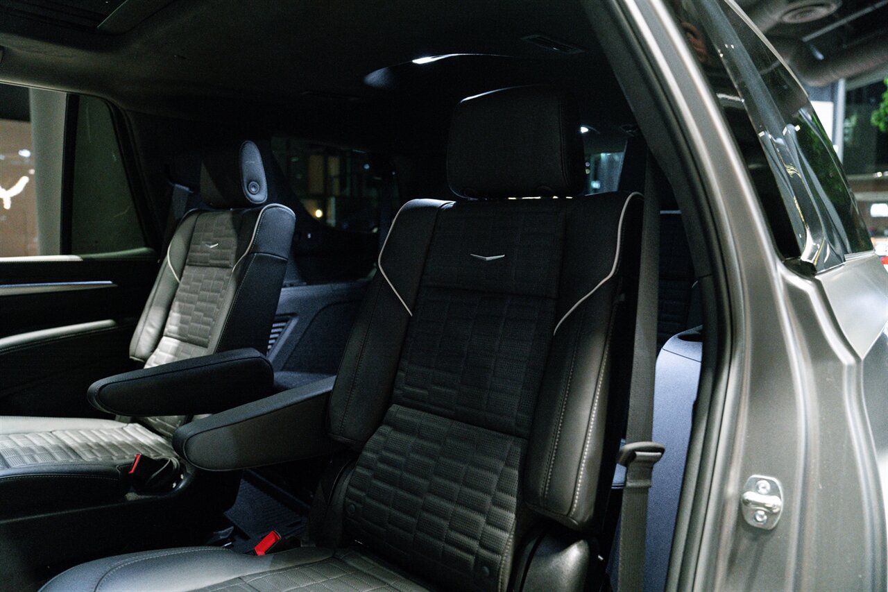 2026 Cadillac Escalade-V   - Photo 17 - Beverly Hills, CA 90212