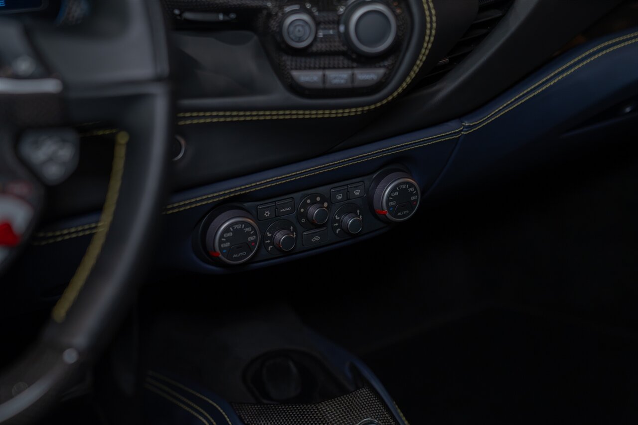 2017 Ferrari 488 Spider   - Photo 33 - Beverly Hills, CA 90212