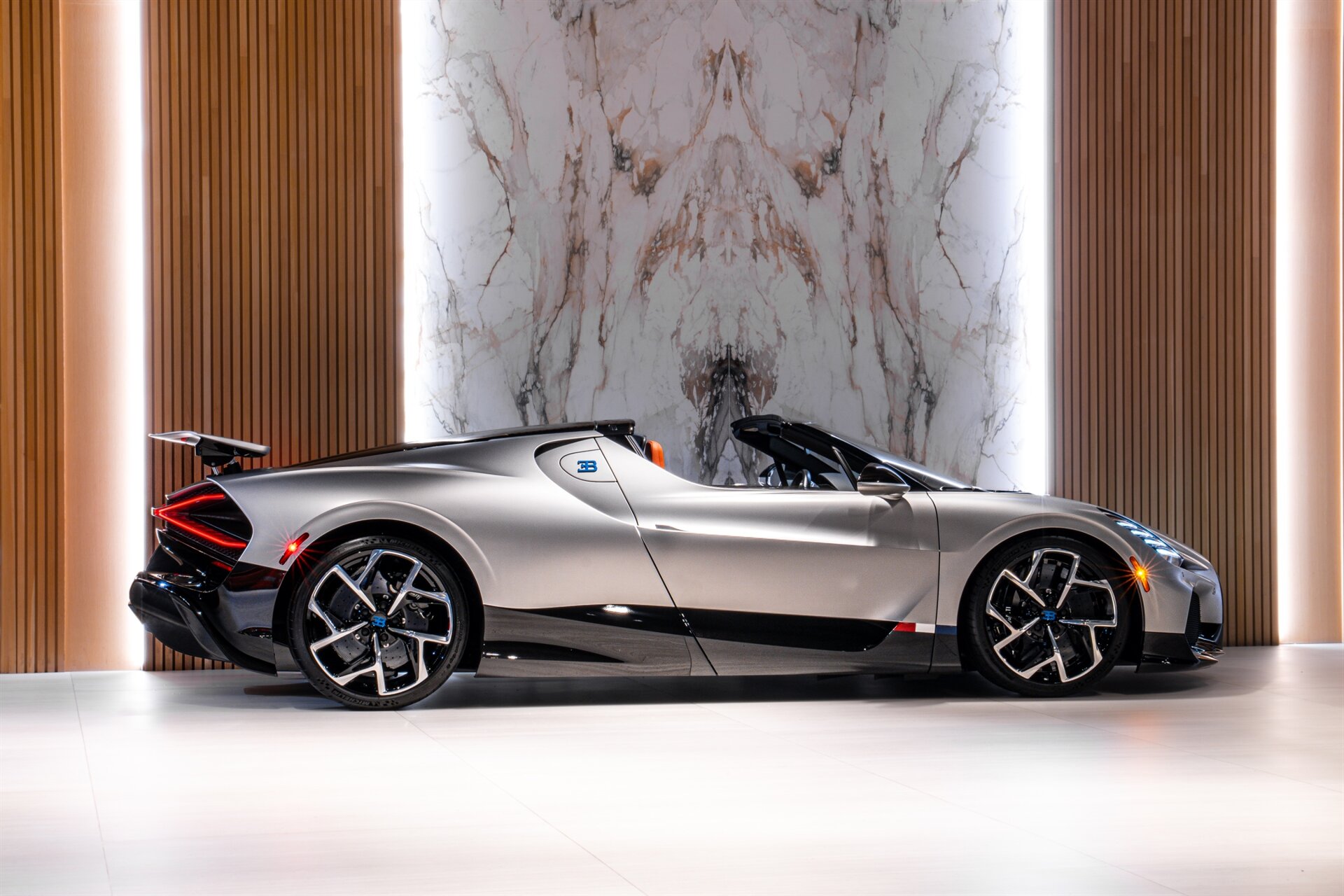 2025 Bugatti Mistral W16 - Photo 4