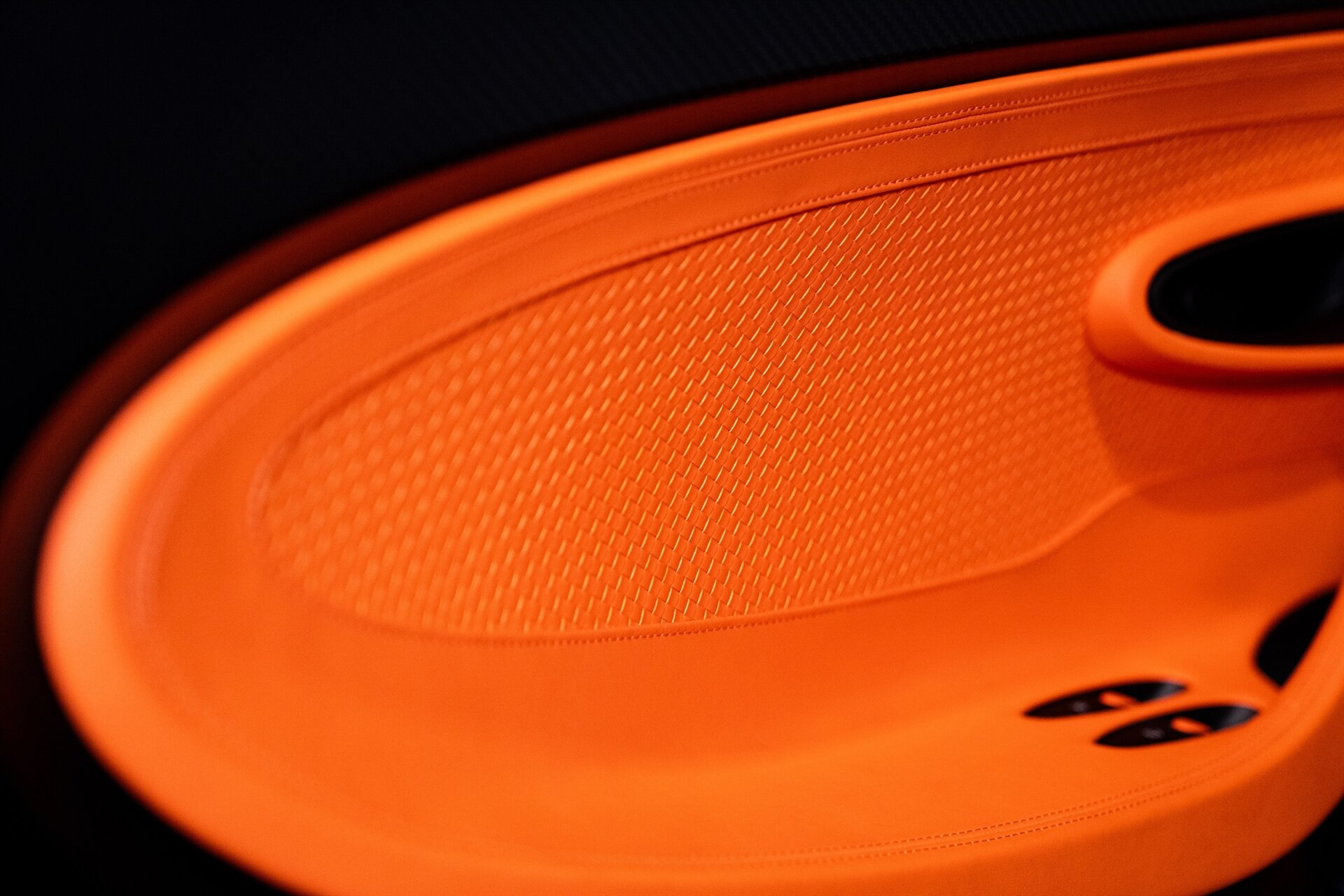 2025 Bugatti Mistral W16 - Photo 14