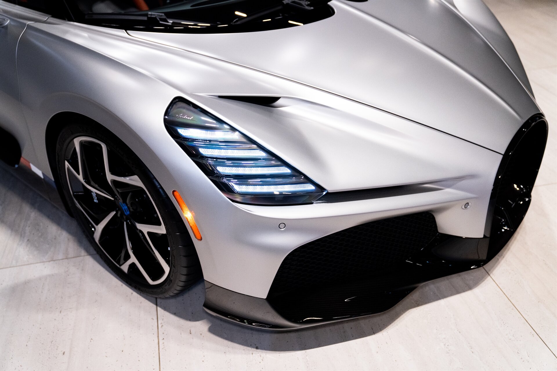 2025 Bugatti Mistral W16 - Photo 6