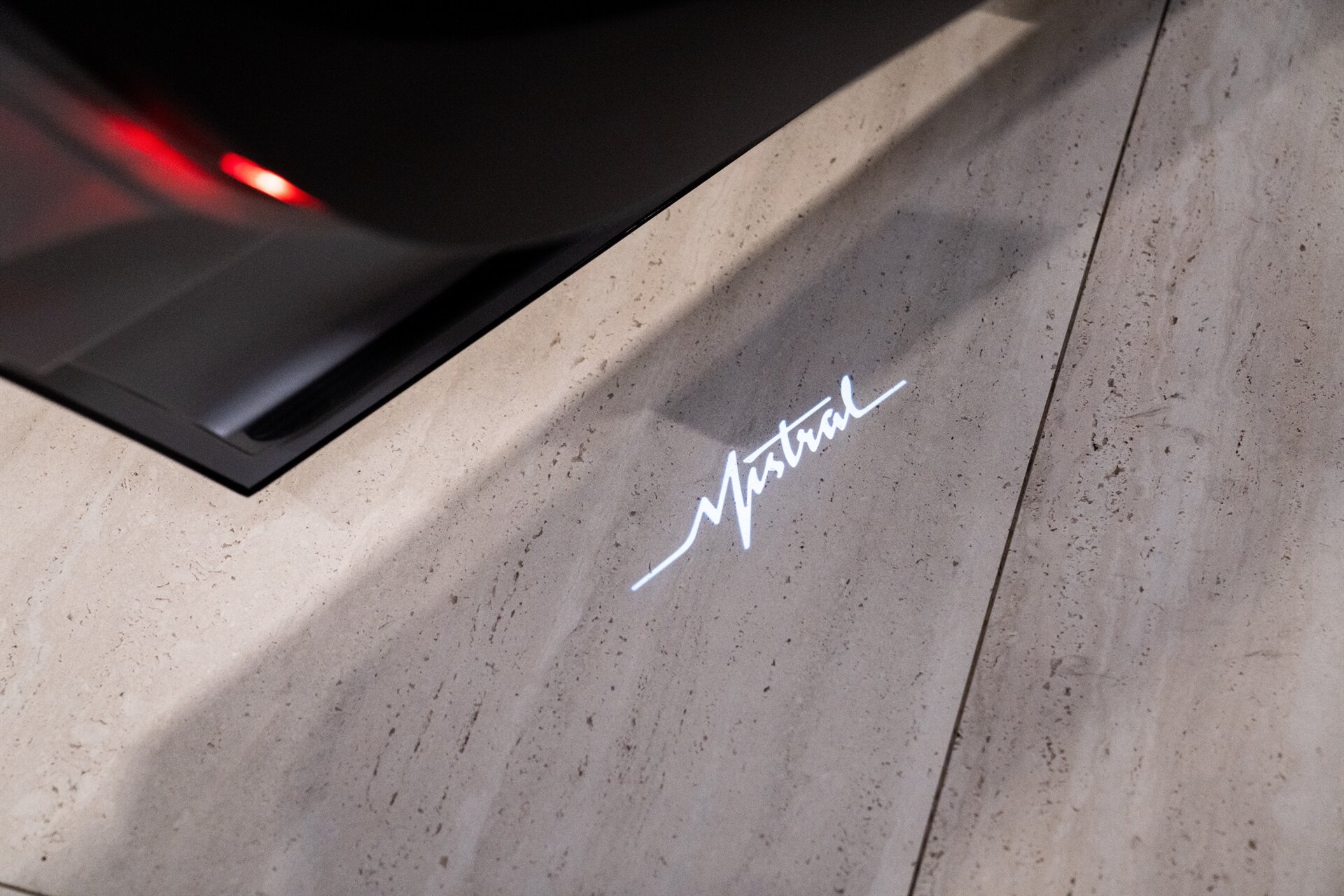 2025 Bugatti Mistral W16 - Photo 15