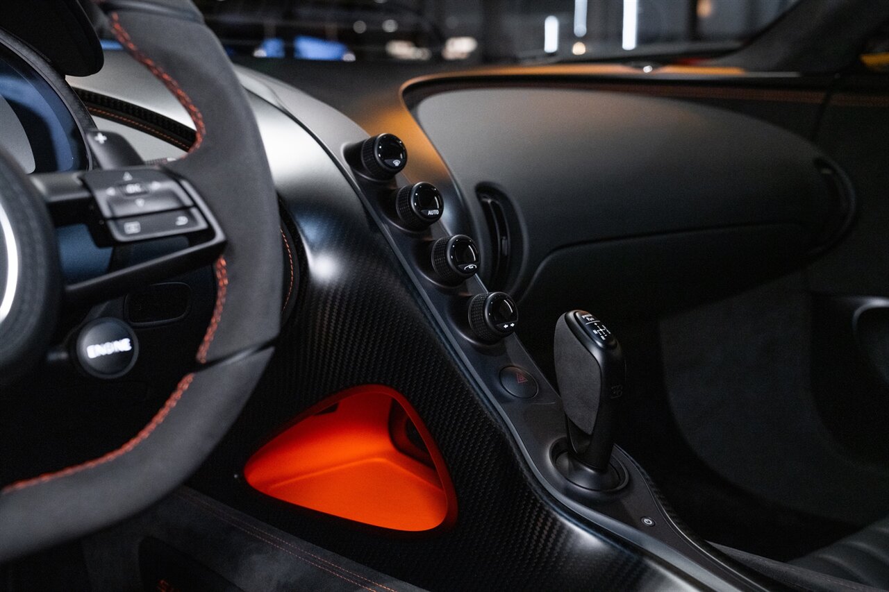 2022 Bugatti Chiron Super Sport 300+ - Photo 27 - Beverly Hills, CA 90212