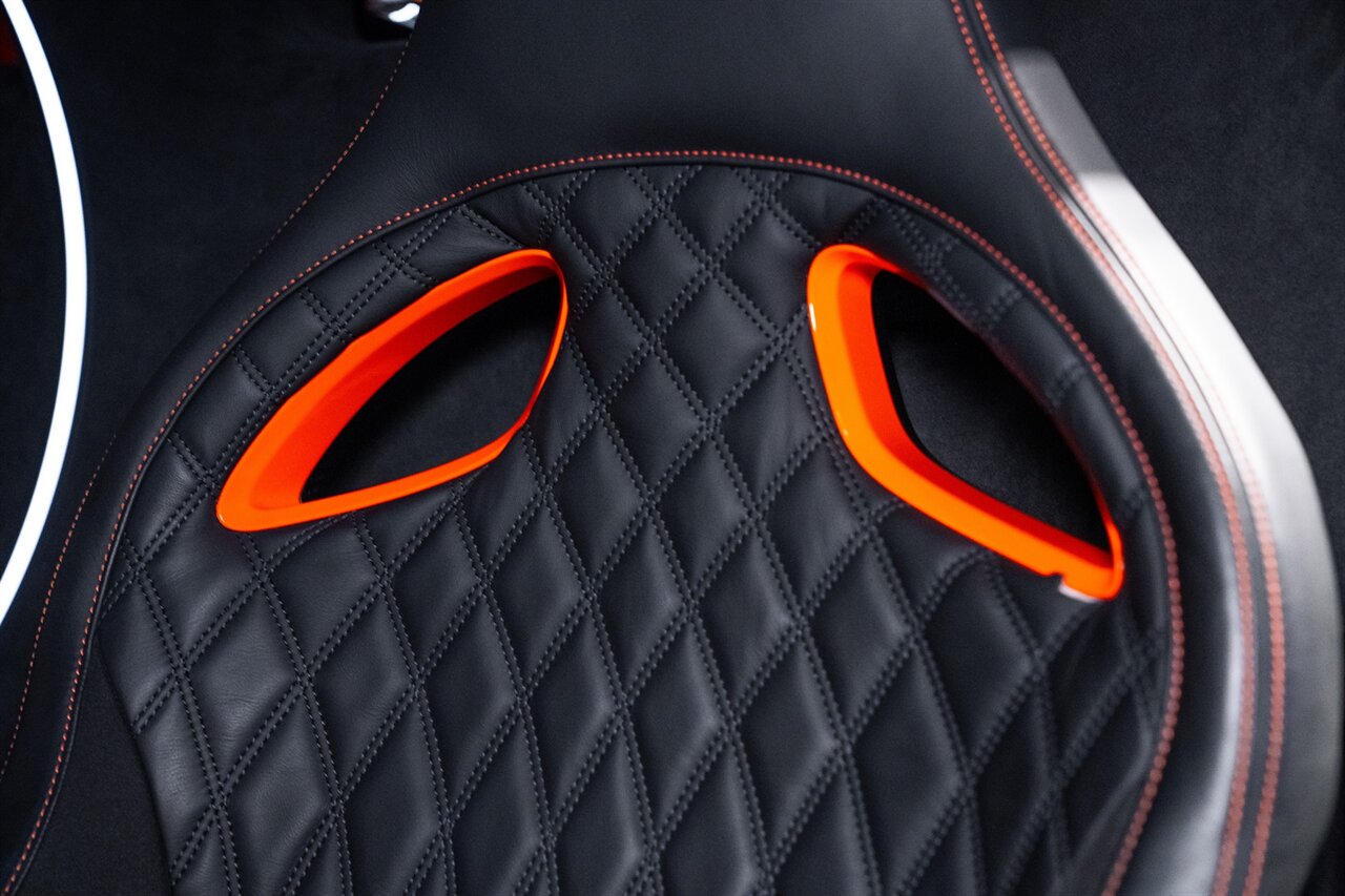 2022 Bugatti Chiron Super Sport 300+ - Photo 20 - Beverly Hills, CA 90212