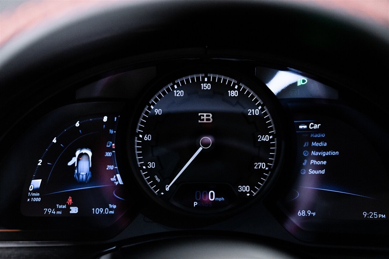 2022 Bugatti Chiron Super Sport 300+ - Photo 67 - Beverly Hills, CA 90212